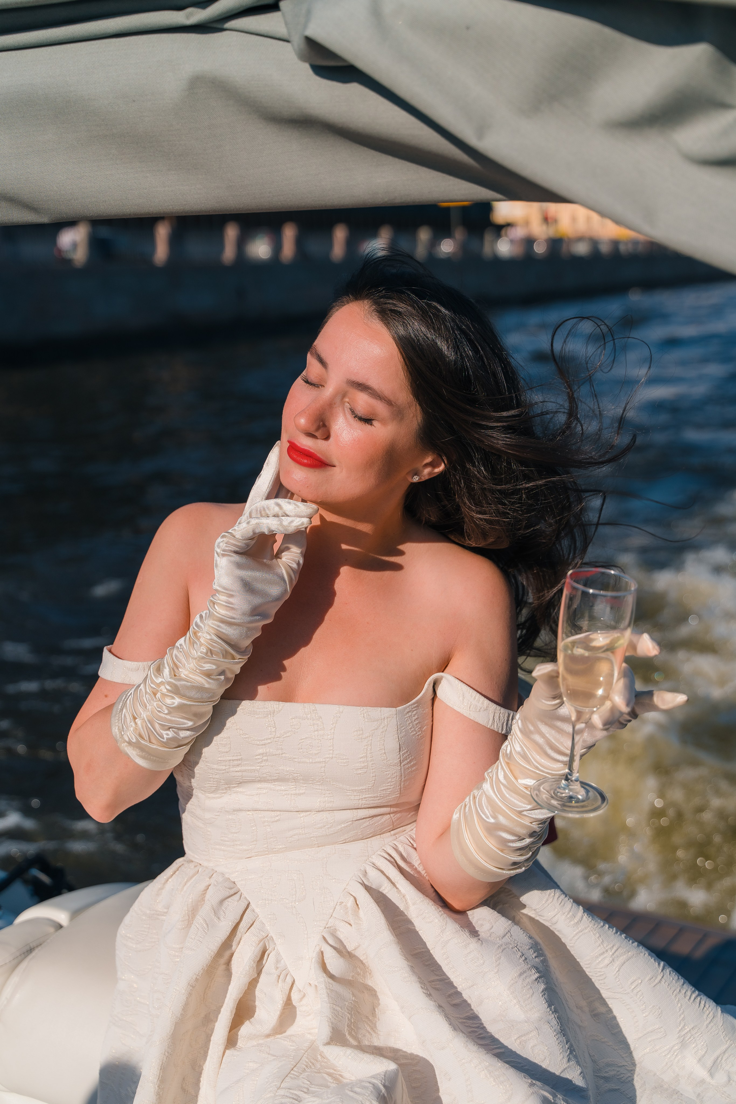 Фотосъемка девичника, встреча девушек, веселые женские портреты