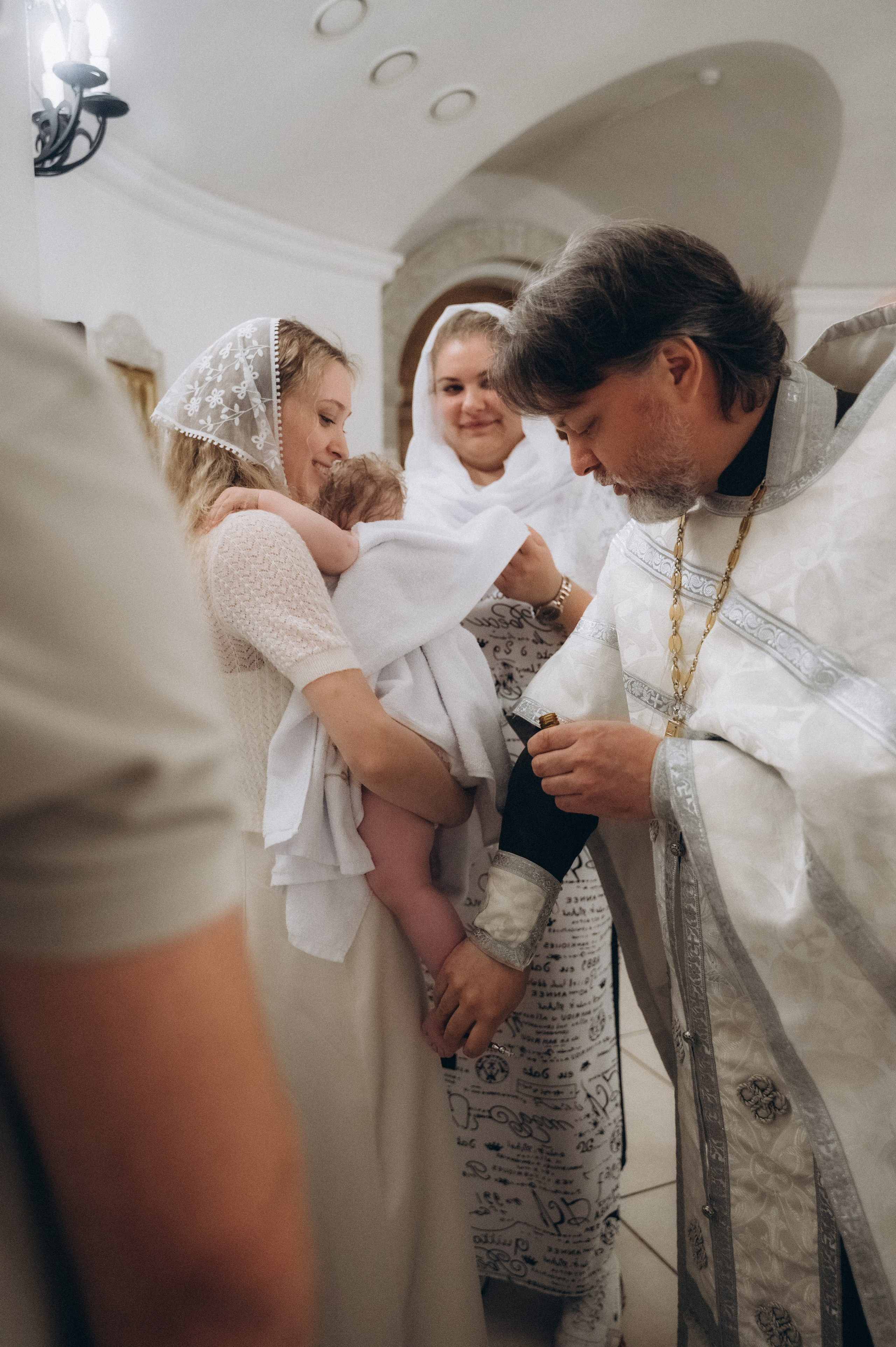 Крещение Владиславы (Криптовый храм в честь собора Новомучеников и Исповедников земли Белорусской). Семейный фотограф в Минске Дарья Дреко