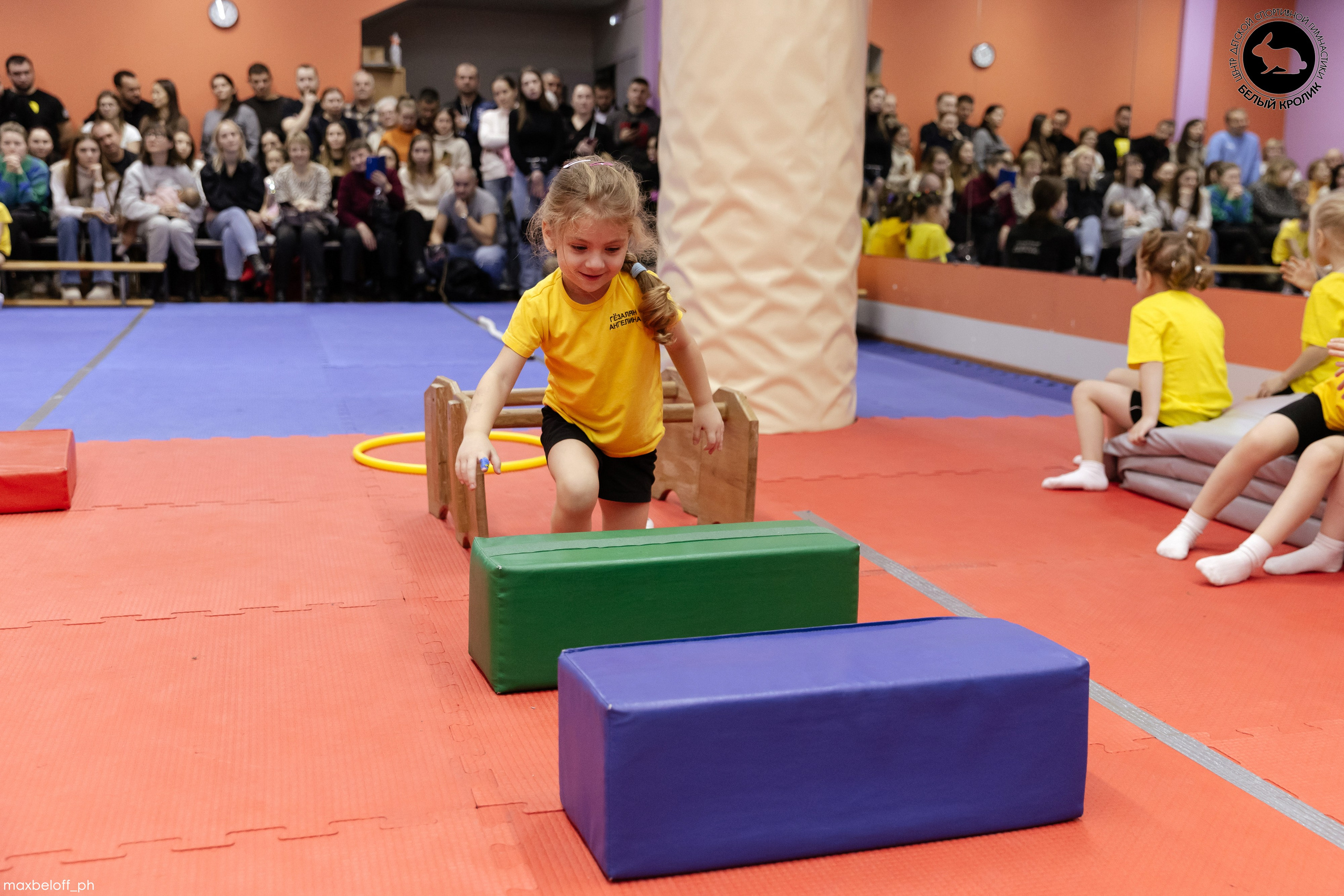 Белый кролик. Соревнования. Семейный фотограф — Макс Белогрудов