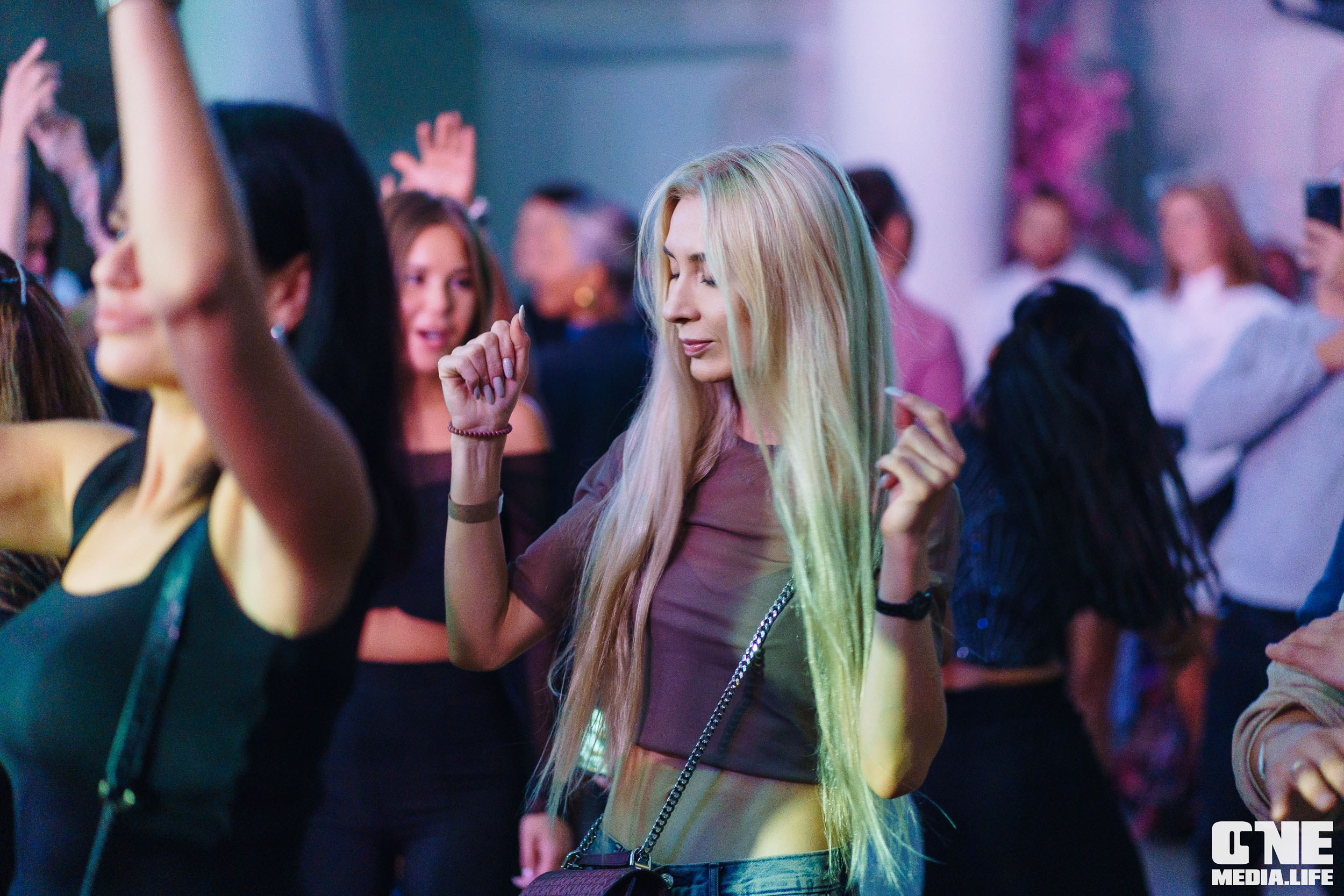 Фоторепортаж из клуба Universal. One Media Life: фоторепортажи, фотоотчеты с мероприятий и заведений