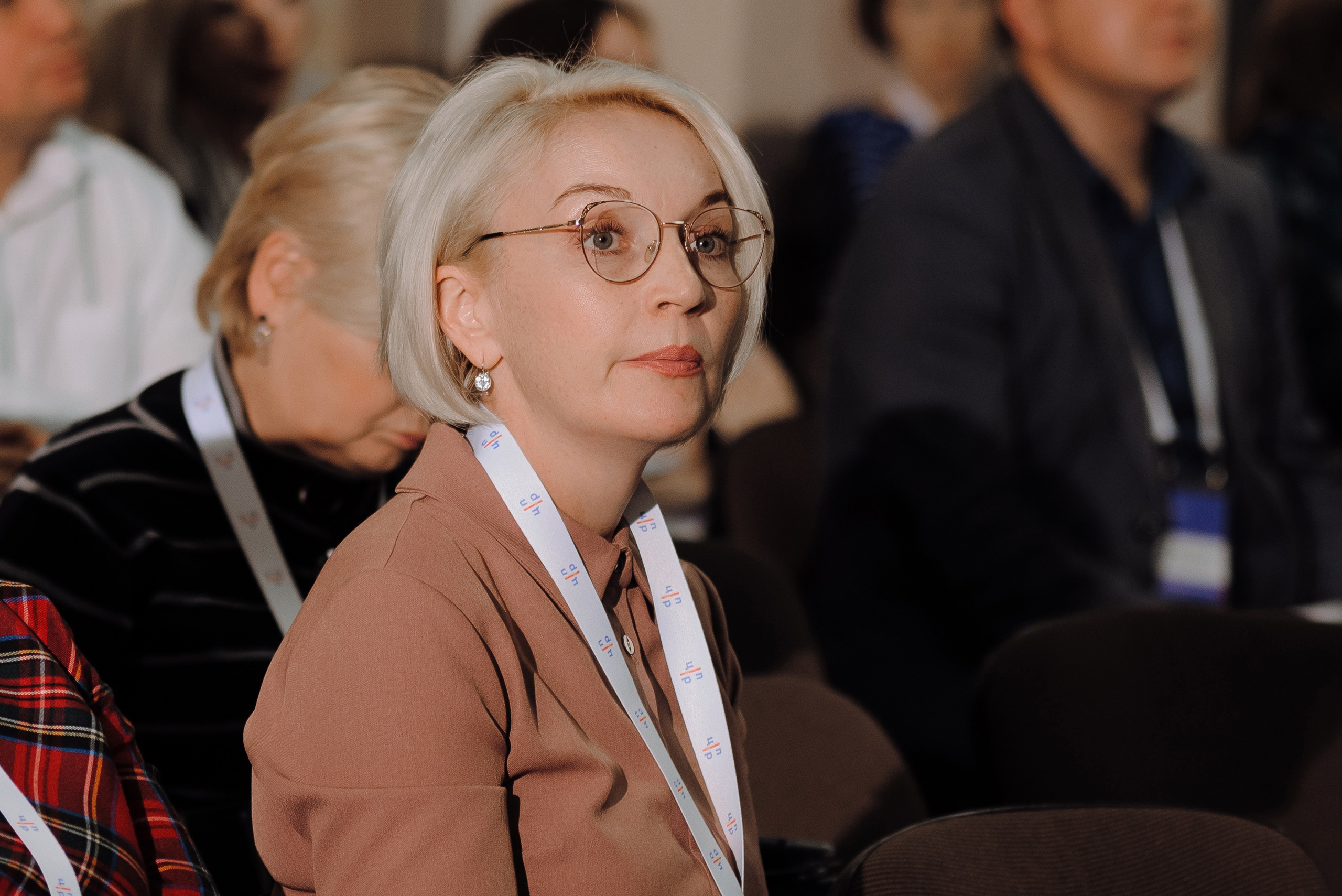 ОБЛАСТНАЯ КОНФЕРЕНЦИЯ «РАЗВИТИЕ ТУРИЗМА В ЧЕЛЯБИНСКОЙ ОБЛАСТИ». Репортажный фотограф Зуев Роман г. Челябинск