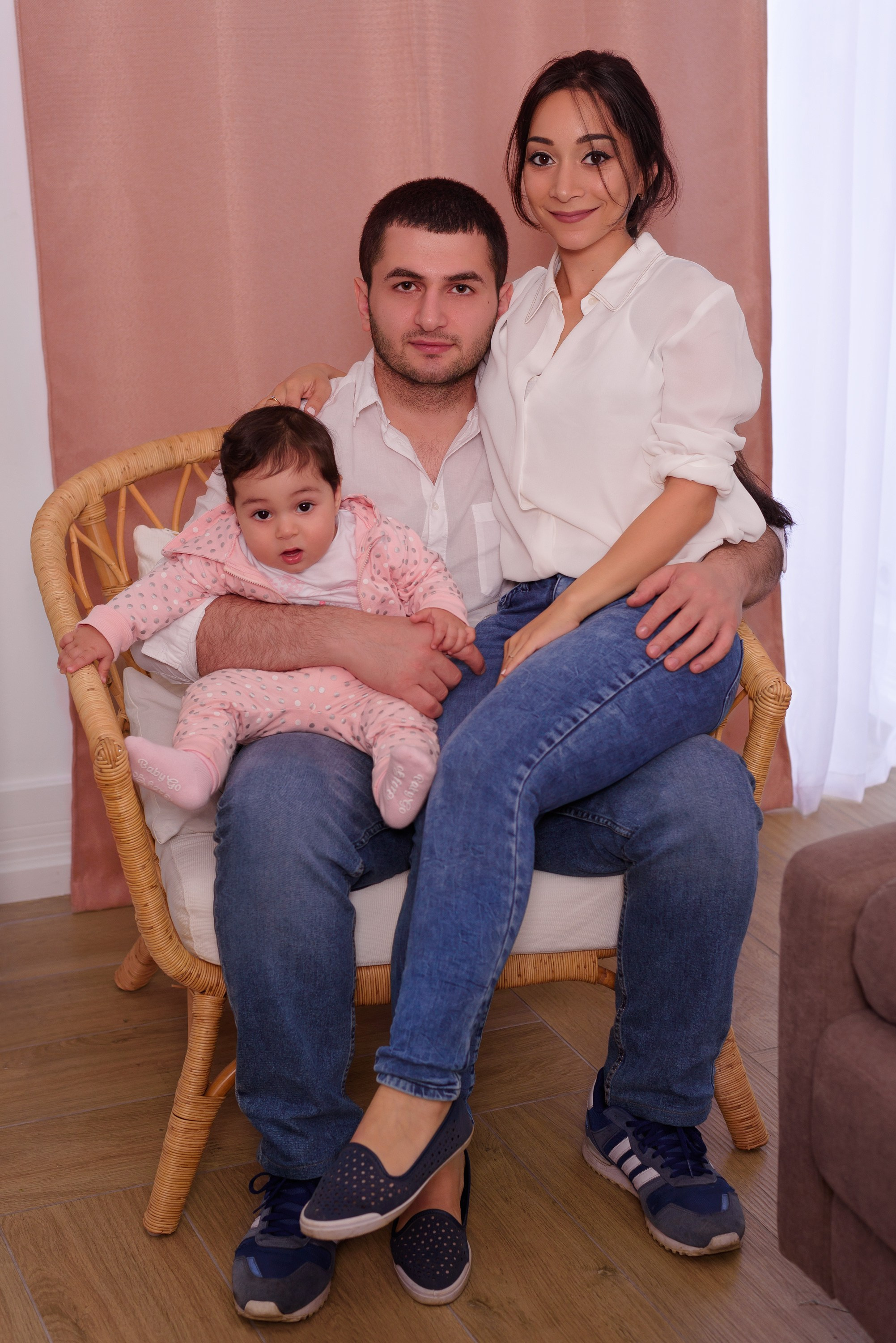 Съёмка семьи Рузанны и Каро. Фотограф, ретушёр, графический дизайнер в Петербурге Борякина Настя