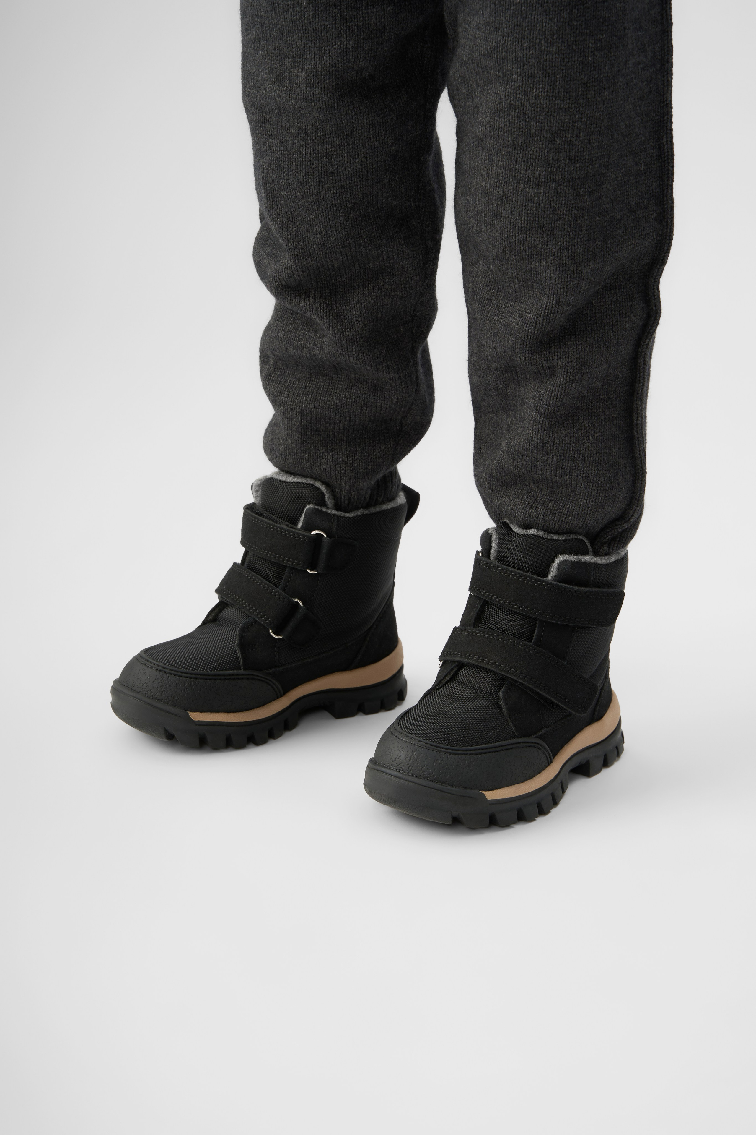 "Профессиональная детская фотосъемка для семейных портретов и воспоминаний""Высококачественная детская съемка новорожденных и малышей в студии""Рекламная детская фотосъемка для альбомов и подарков""Студийная детская съемка с креативными декорациями и позами""Коммерческая детская фотосъемка для маркетинга детских товаров""Фотография детской съемки с акцентом на эмоции и улыбки""Семейная детская съемка для портфолио и социальных сетей""Профессиональная детская фотосъемка с мягким освещением""Рекламные фото детской съемки для сайтов и брошюр""Высокоточная детская съемка для воспоминаний и презентаций""Детская фотосъемка высокого разрешения для семейных альбомов""Коммерческая детская съемка с фокусом на радость и развитие""Студийная фотосъемка детской съемки для брендов и маркетинга""Фотографии детской съемки для подарков и увеличения клиентов""Профессиональная детская съемка для каталогов и семейных историй" "Профессиональная каталожная фотосъемка товаров для e-commerce и интернет-магазинов""Высококачественная каталожная съемка одежды и аксессуаров с белым фоном""Рекламная каталожная фотосъемка для маркетинга продуктов и брендов""Студийная каталожная съемка с детальной проработкой текстур и материалов""Коммерческая каталожная фотосъемка для каталогов и онлайн-платформ""Фотография каталожной съемки с акцентом на дизайн и презентацию товаров""Предметная каталожная съемка для увеличения продаж в e-commerce""Профессиональная каталожная фотосъемка с использованием студийного освещения""Рекламные фото каталожной съемки для сайтов и социальных сетей""Высокоточная каталожная съемка товаров для презентаций и брошюр""Каталожная фотосъемка высокого разрешения для онлайн-магазинов""Коммерческая каталожная съемка с фокусом на качество и детализацию""Студийная каталожная фотосъемка для брендов и ритейла""Фотографии каталожной съемки для маркетинговых кампаний""Профессиональная каталожная съемка для каталогов и увеличения конверсии"