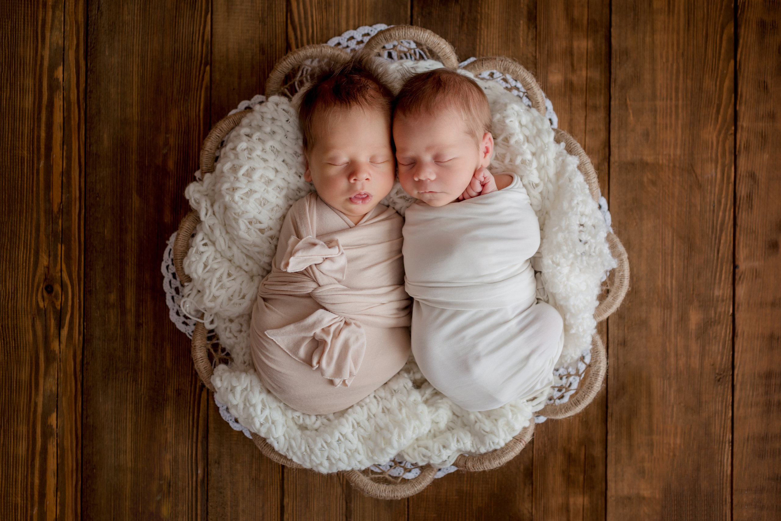 Двойняшки Ксюша и Дима. Фотограф новорожденных Вера Мереуца Оренбург