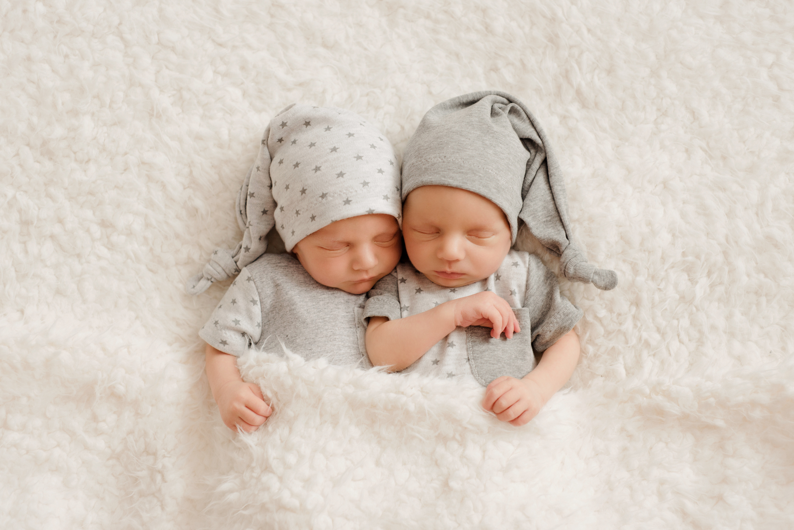 Близнецы Саша и Серёжа. Фотограф новорожденных Вера Мереуца Оренбург
