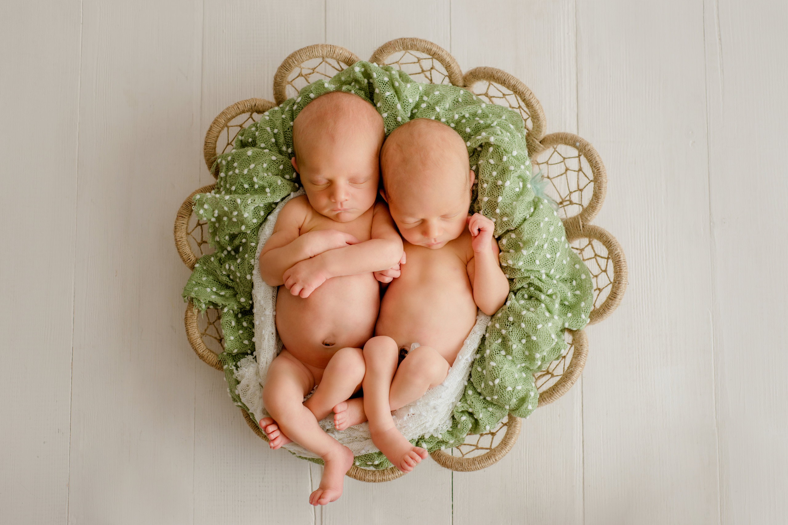 Близнецы Саша и Серёжа. Фотограф новорожденных Вера Мереуца Оренбург