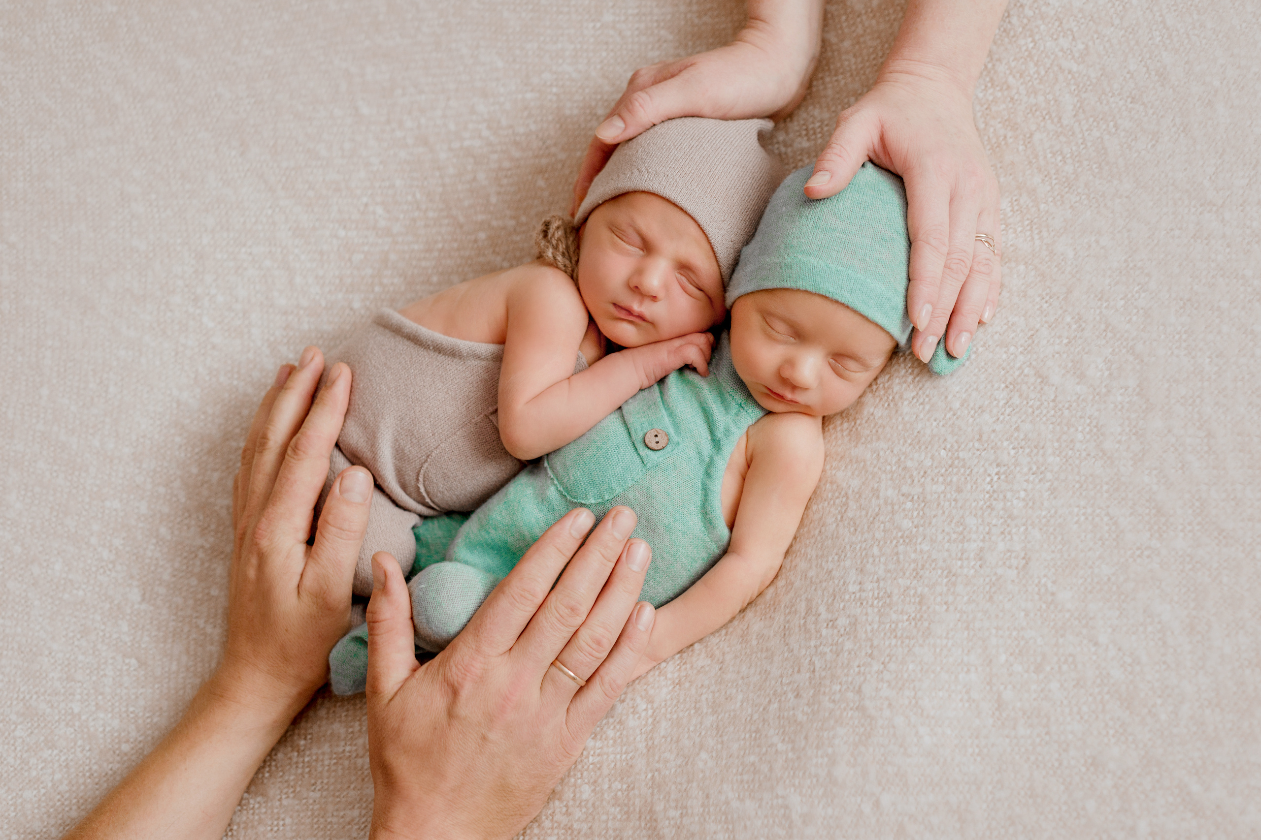 Близнецы Саша и Серёжа. Фотограф новорожденных Вера Мереуца Оренбург