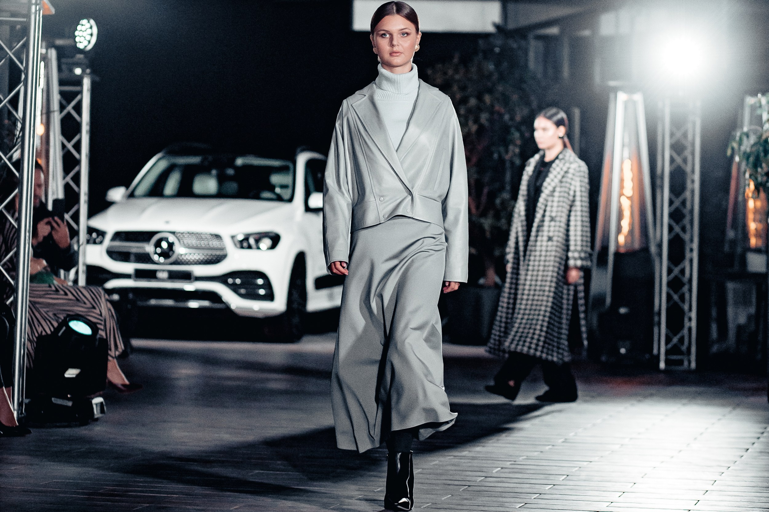 Закрытый показ дизайнера Ansel в рамках осеннего сезона…. RetroChic Фото