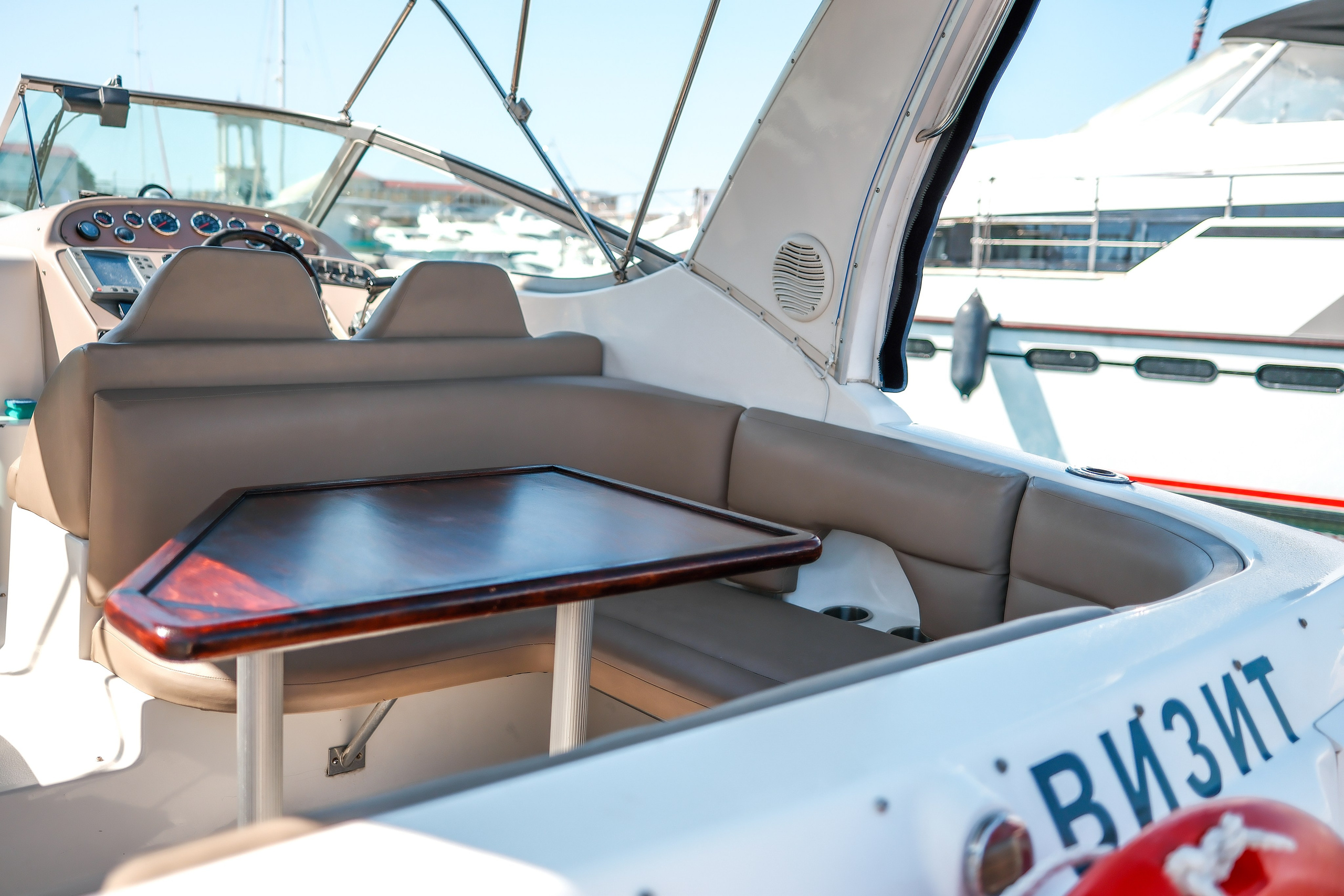 Катер Визит Аренда Яхты в Сочи Яхтанаморе YACHTNAMORE