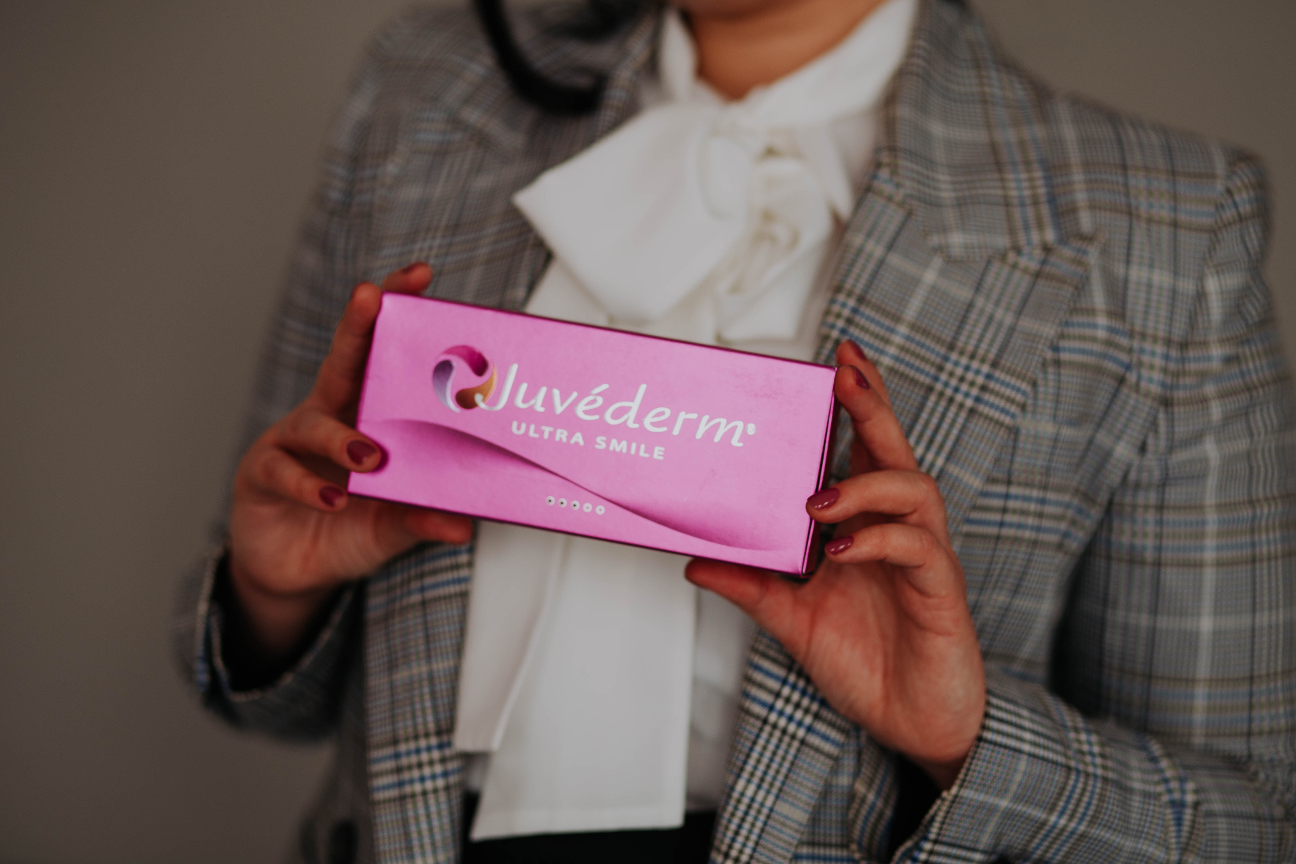 Врач-косметолог. Свадебный и портретный фотограф в Воронеже Вика Лихачева