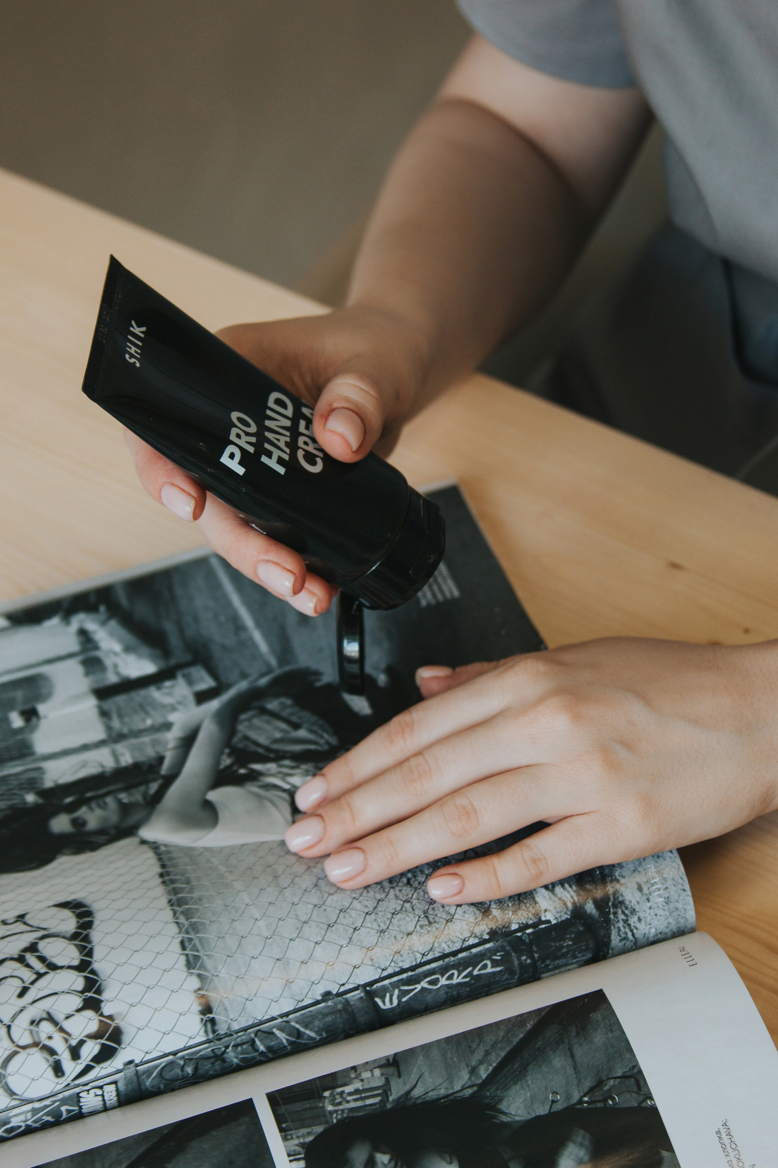 Мастер маникюра. Свадебный и портретный фотограф в Воронеже Вика Лихачева