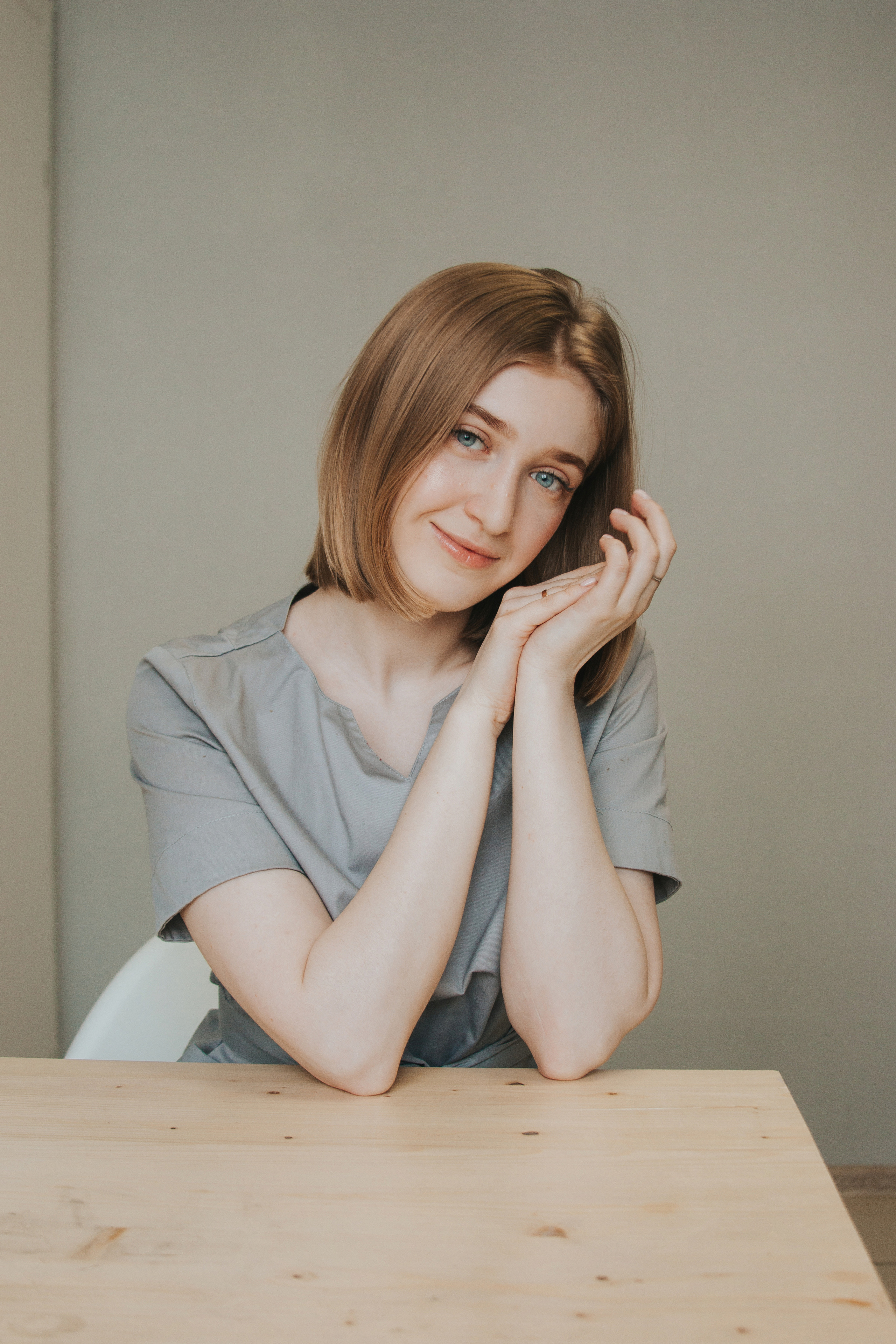 Мастер маникюра. Свадебный и портретный фотограф в Воронеже Вика Лихачева