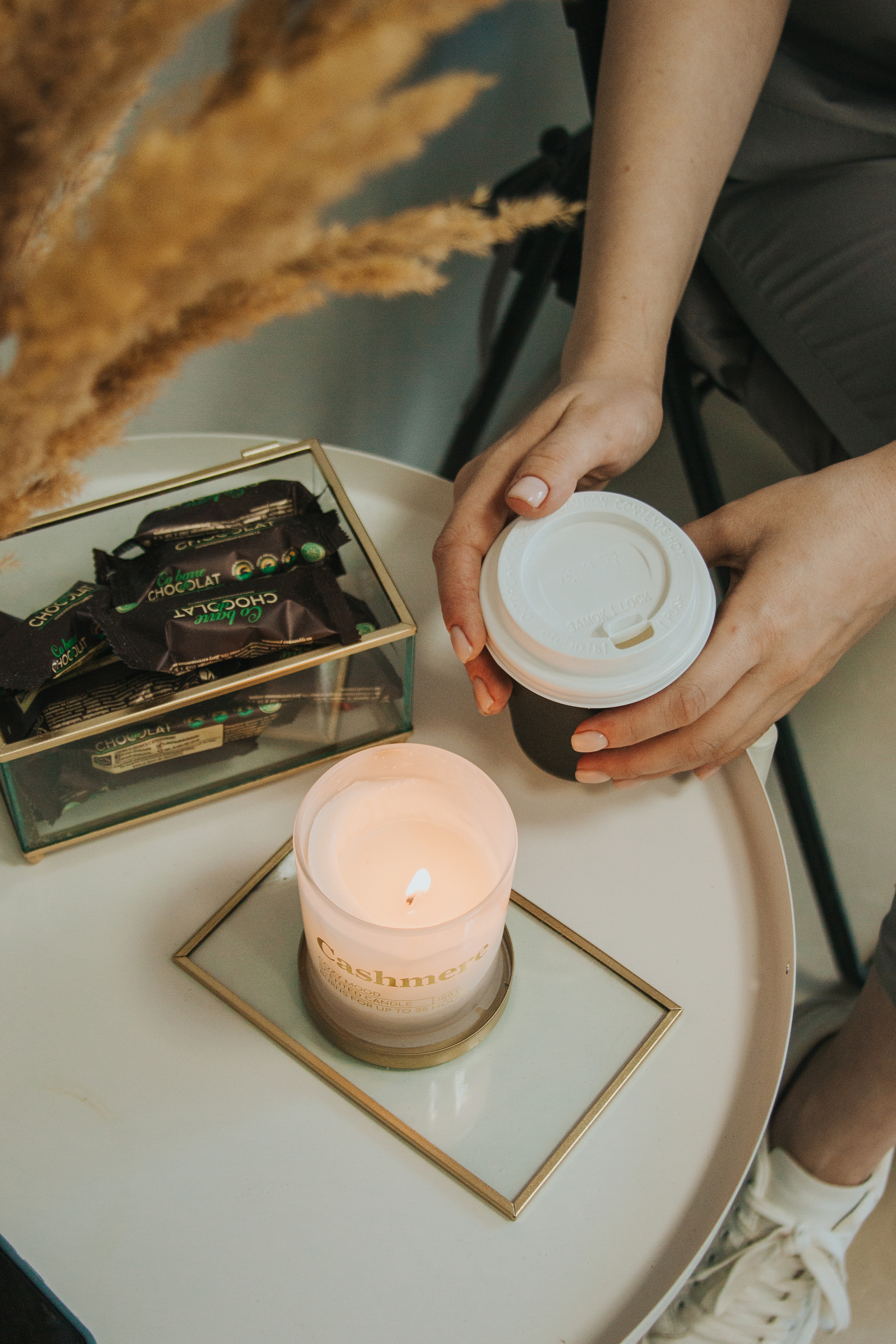 Мастер маникюра. Свадебный и портретный фотограф в Воронеже Вика Лихачева