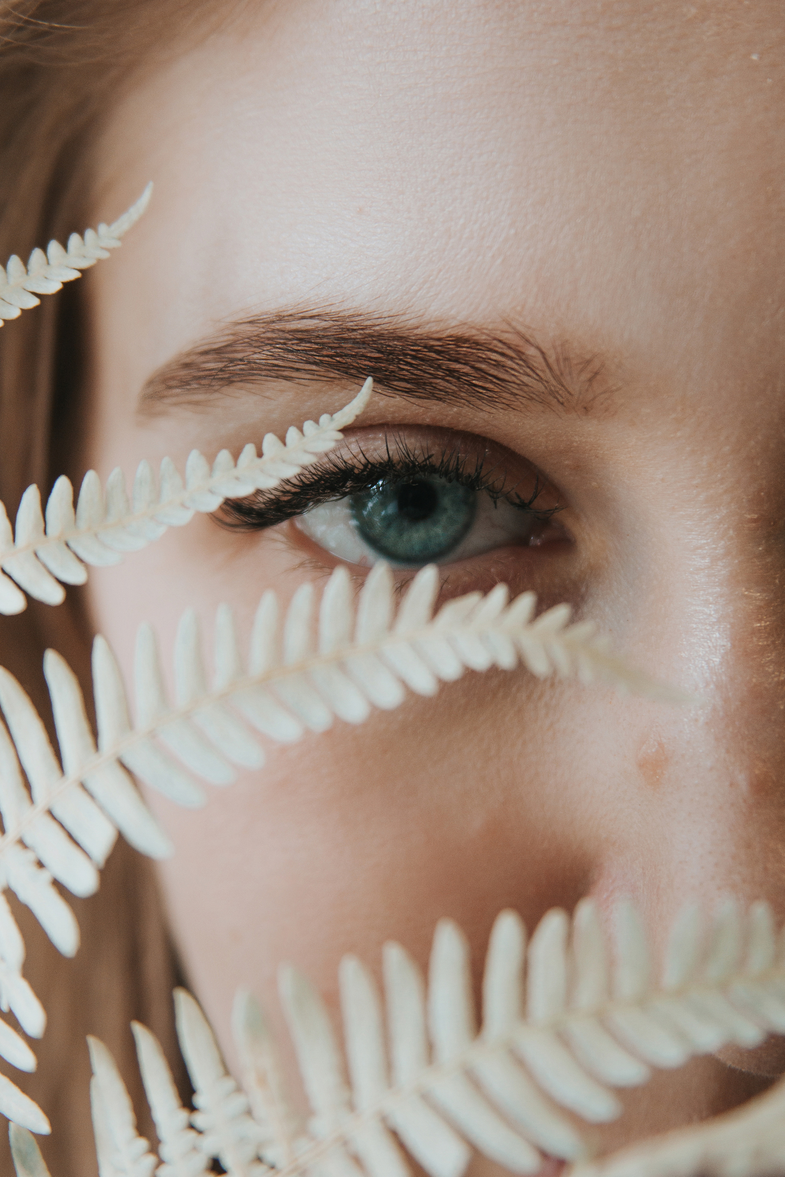 Мастер маникюра. Свадебный и портретный фотограф в Воронеже Вика Лихачева