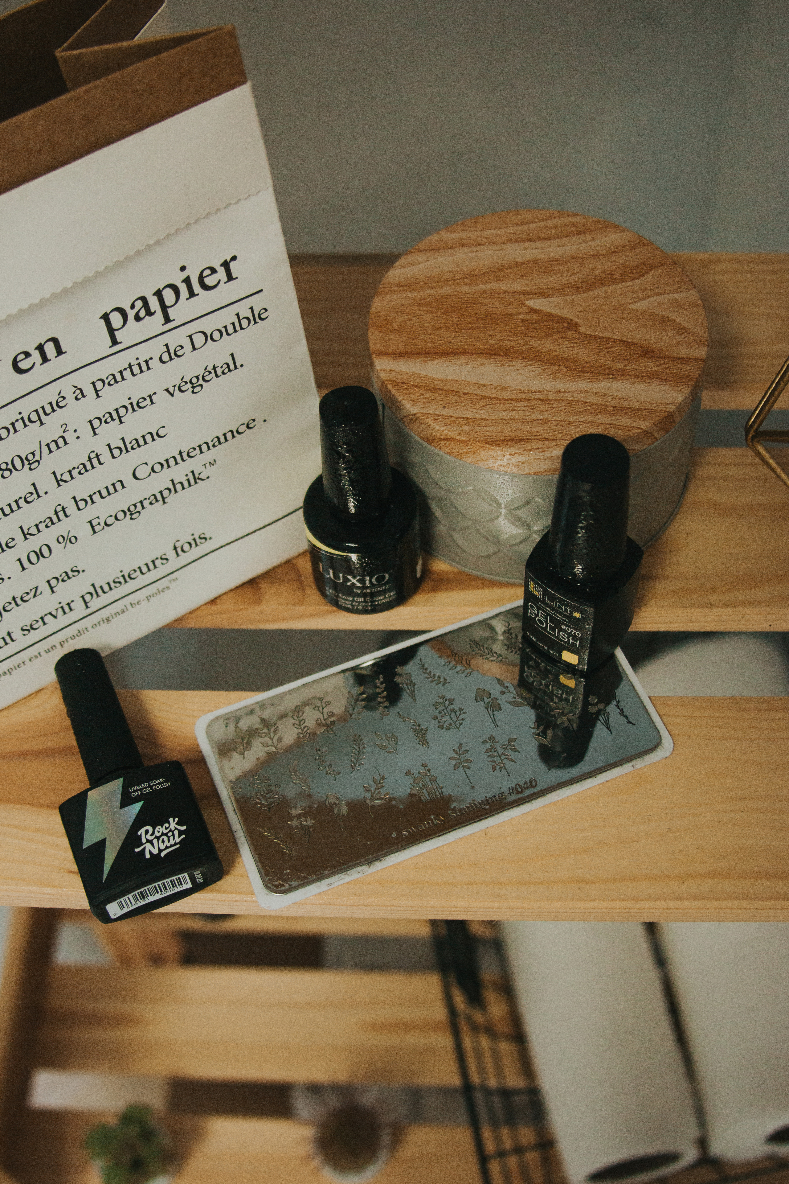 Мастер маникюра. Свадебный и портретный фотограф в Воронеже Вика Лихачева