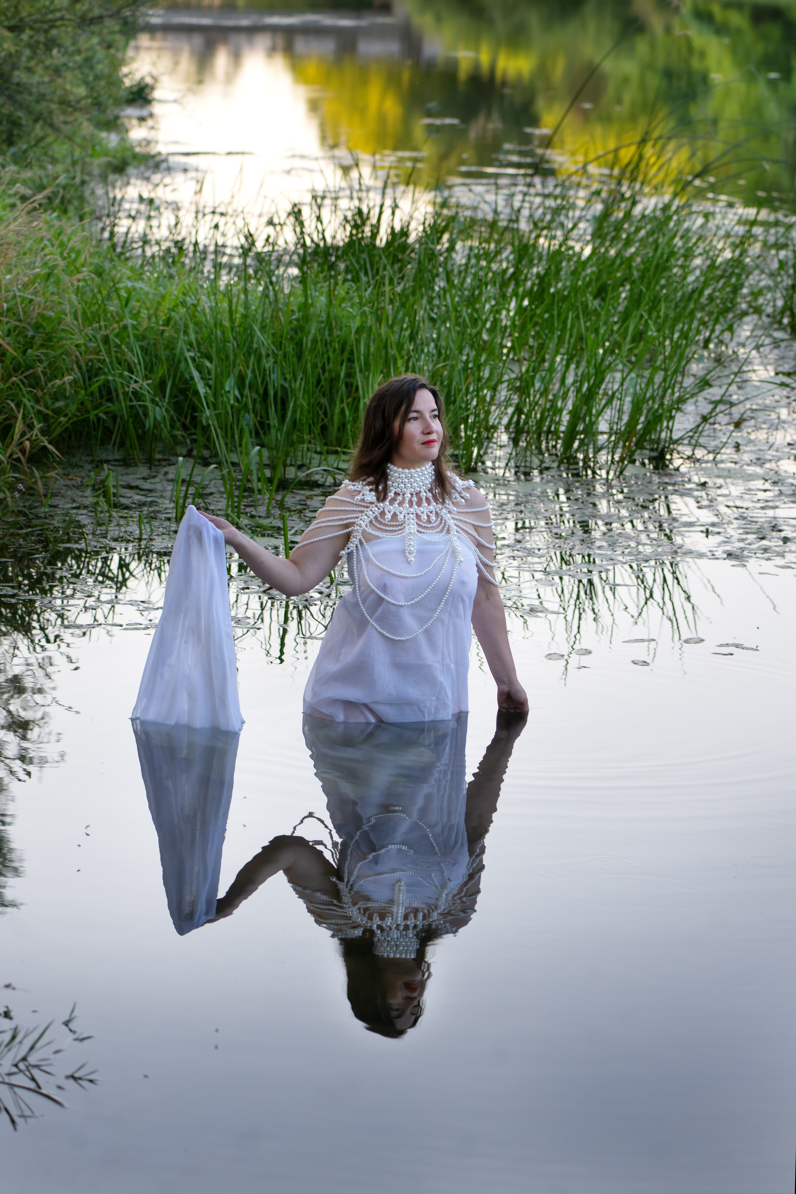 Платье, бусы и вода...... Главная