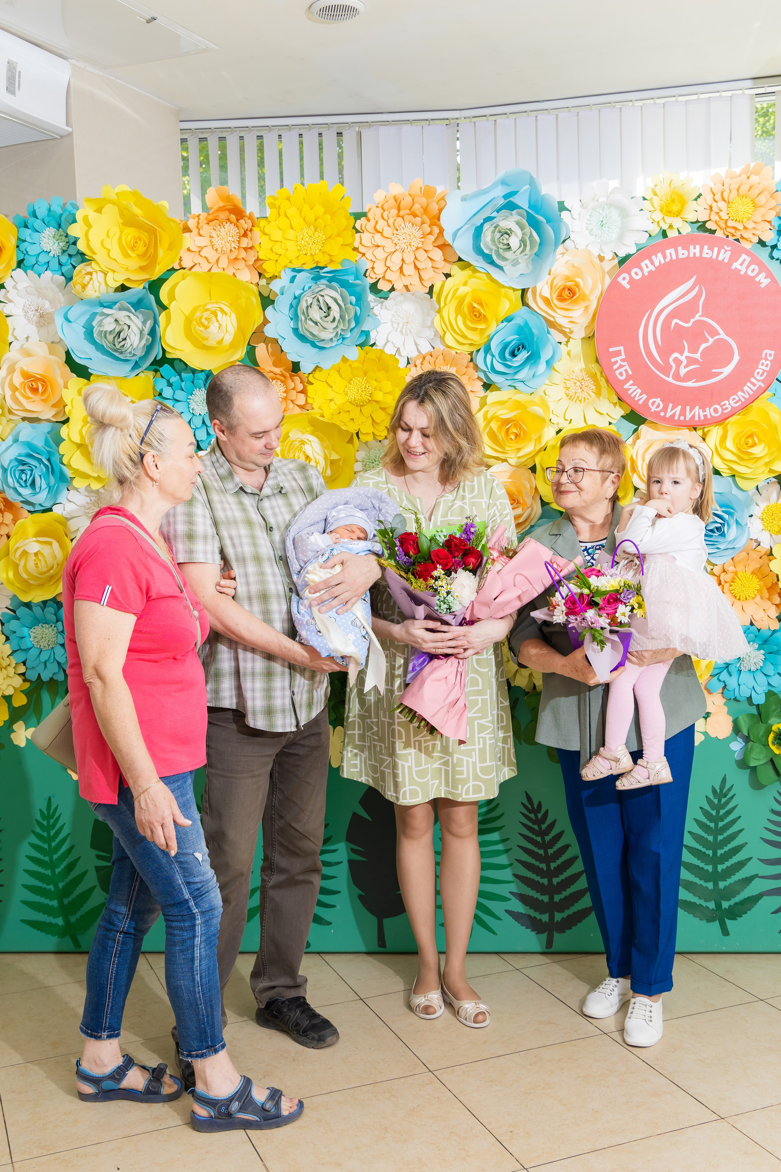 Выписка из роддома. Photomantis