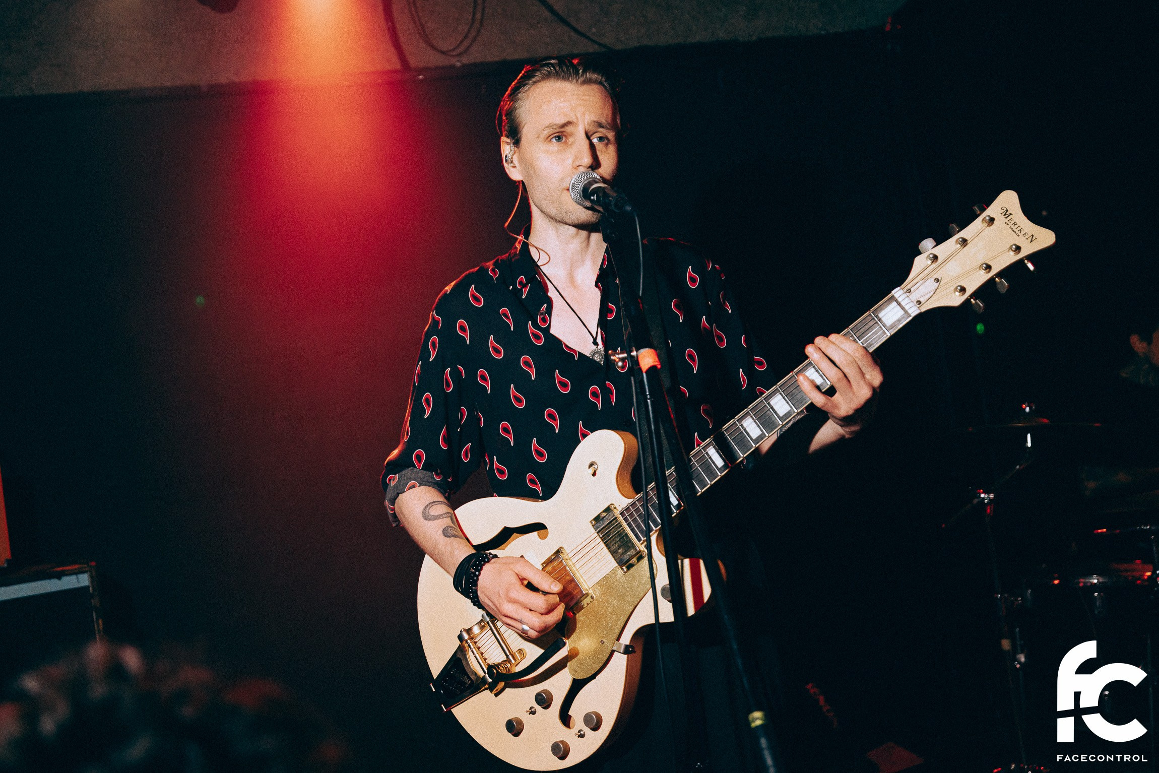 Sextape of Lovers & Granma. Face Control: Crónica social, anuncios de eventos y reportajes fotográficos