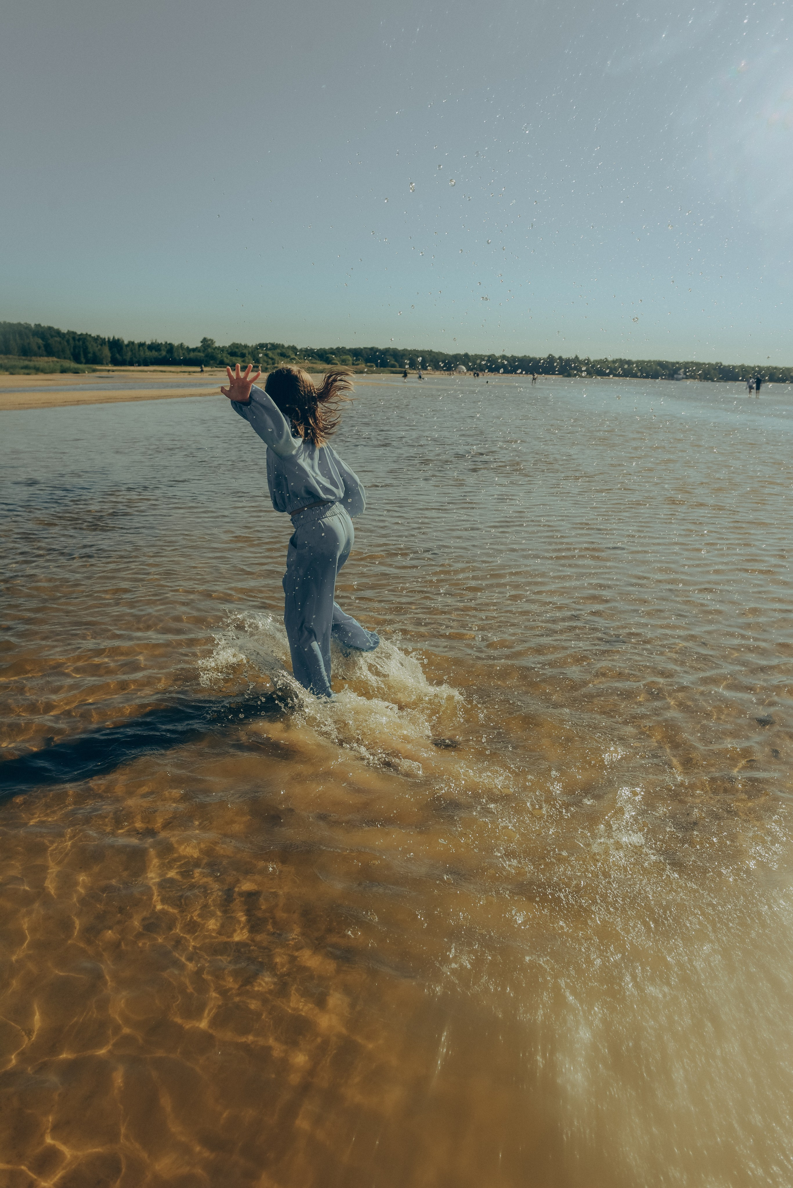 Семейная фотопрогулка на заливе. Алена Виталий Илона Ника. Семейный и свадебный фотограф в Санкт-Петербурге Яна