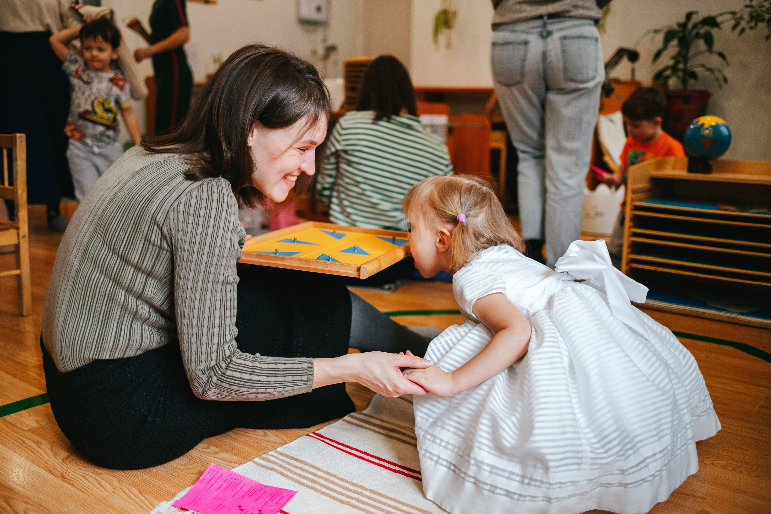 8 марта в Монтессори-саду. Семейный lifestyle фотограф в Санкт-Петербурге Людмила Пахомова