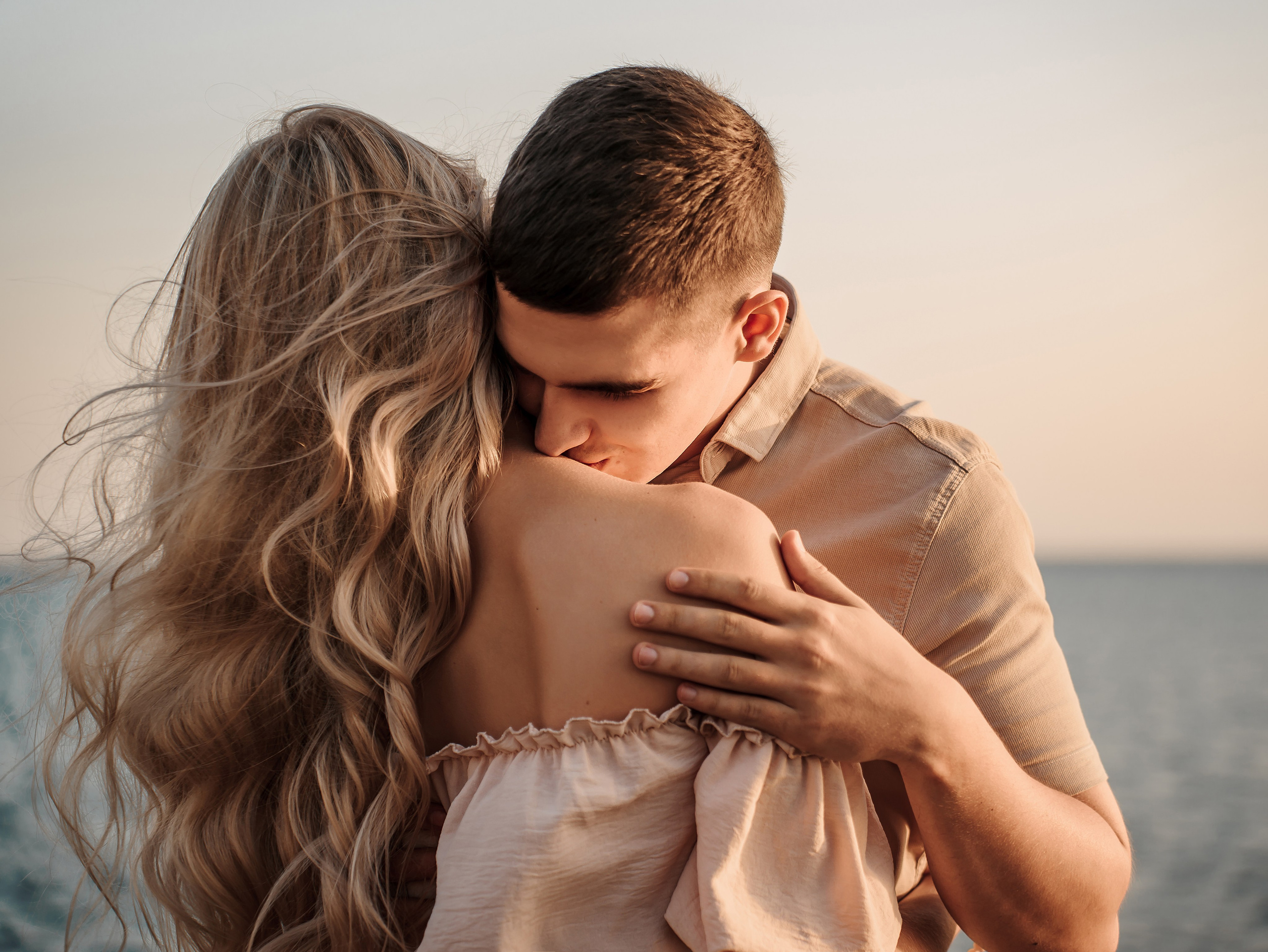 Лав стори фотосессия у моря и в горах в Сочи, Адлере и Красной Поляне. Алина Бернд — свадебный и индивидуальный фотограф в Сочи и Адлере