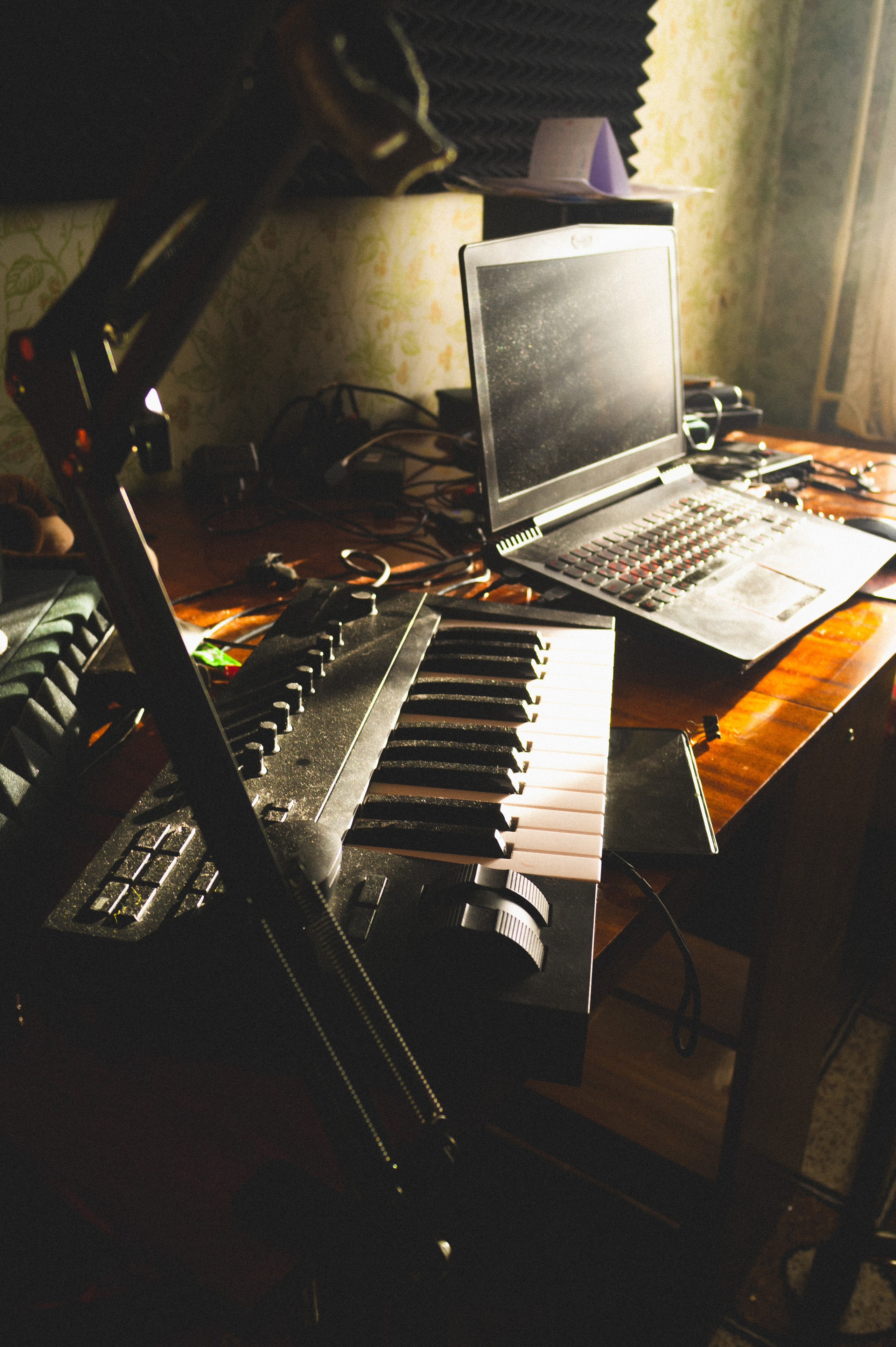 Ноябрь 2025. Den Mirov — Фотограф, Музыкант