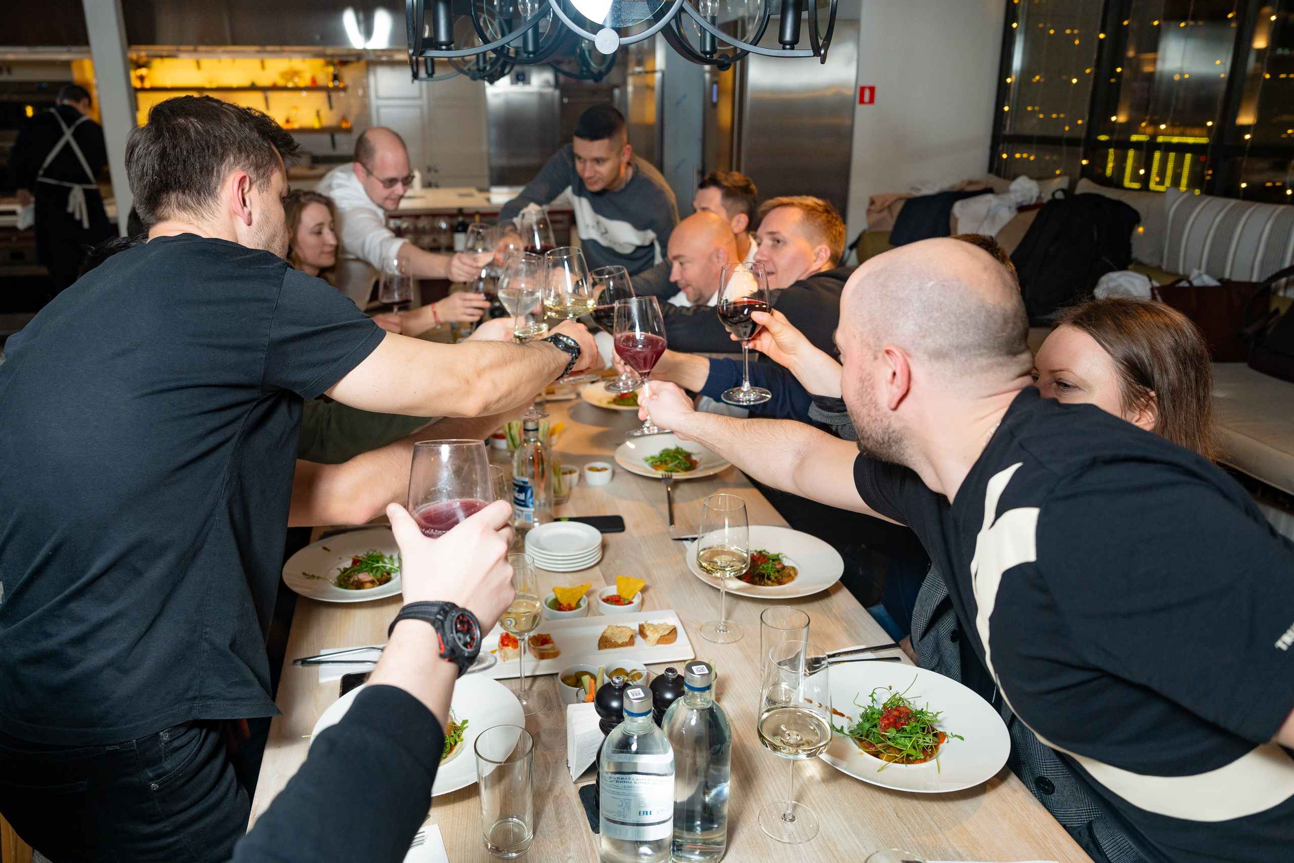 NOVIKOV SCHOOL — Умами зал. Фотограф Никита Комаров