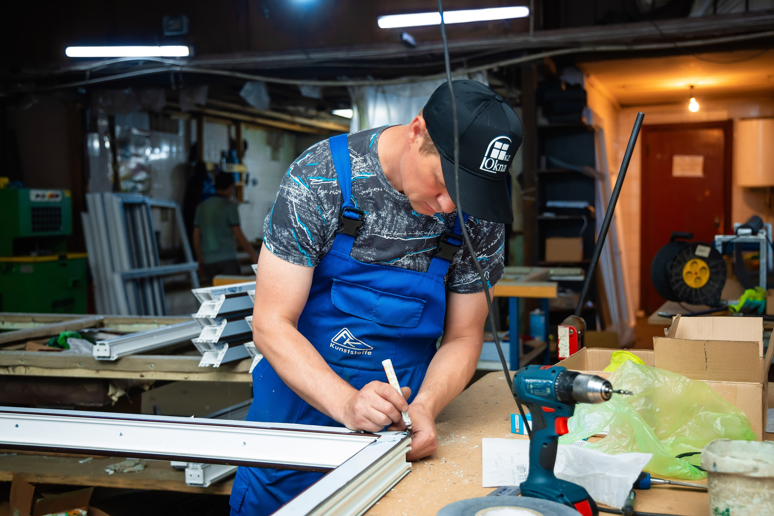 Цех по окнам. Семейный и Свадебный фотограф в Астане Александр Астапов