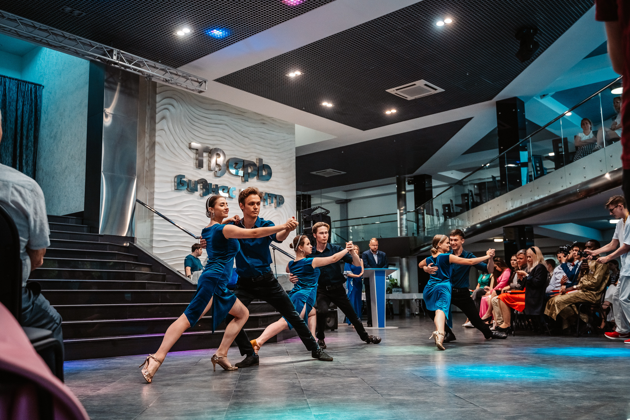 Выпускной. Фотограф Леонид Смирнов | Репортажи | Автосъемки | Выпускные