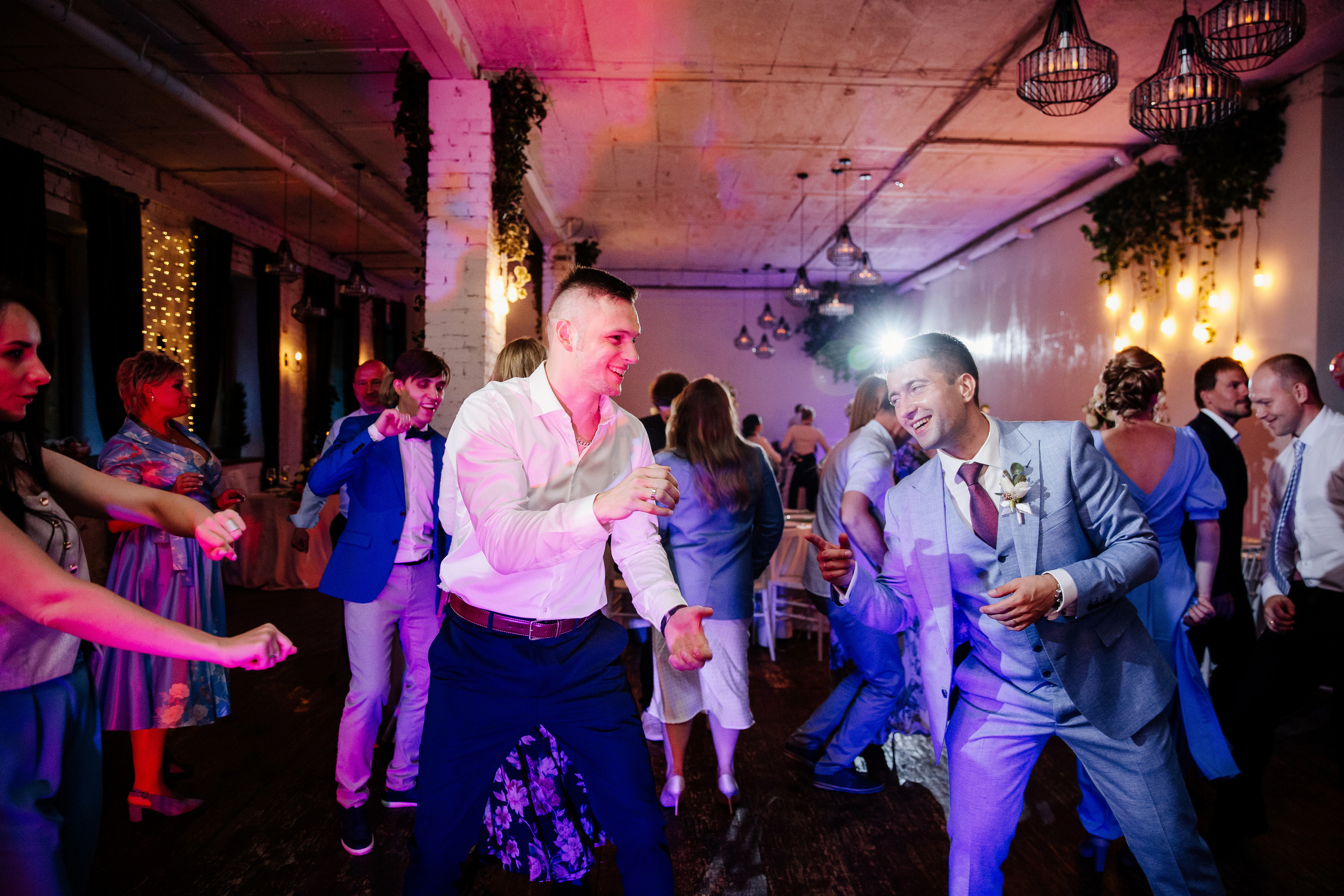 Свадебная фотосессия в Кусково. Свадебный банкет в Forest Hall Форест Холл. Свадьба в Сокольниках. Свадебный и семейный фотограф Екатерина Иванова