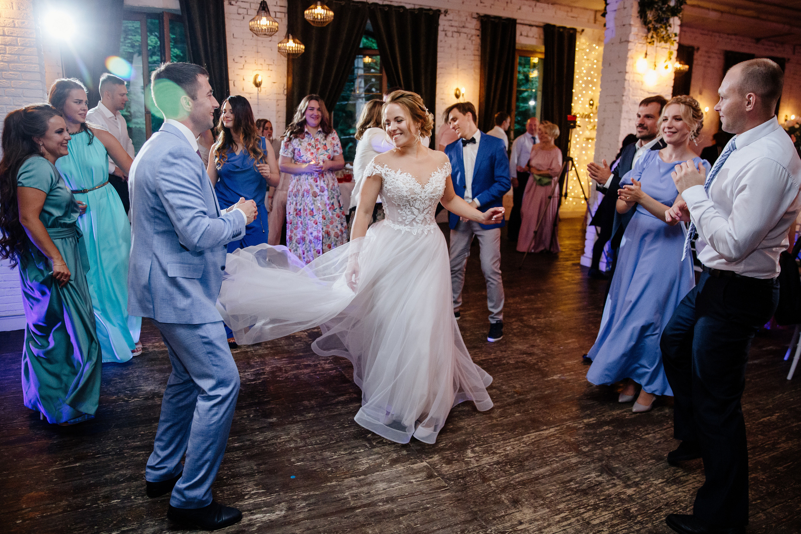 Свадебная фотосессия в Кусково. Свадебный банкет в Forest Hall Форест Холл. Свадьба в Сокольниках. Свадебный и семейный фотограф Екатерина Иванова