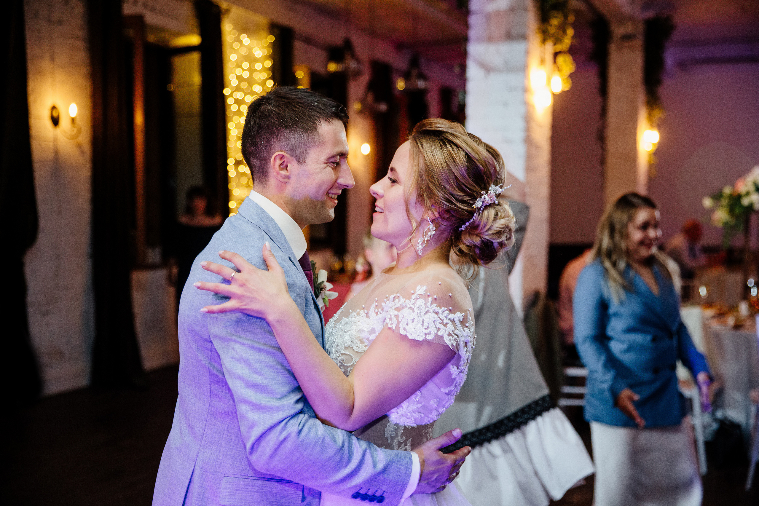 Свадебная фотосессия в Кусково. Свадебный банкет в Forest Hall Форест Холл. Свадьба в Сокольниках. Свадебный и семейный фотограф Екатерина Иванова