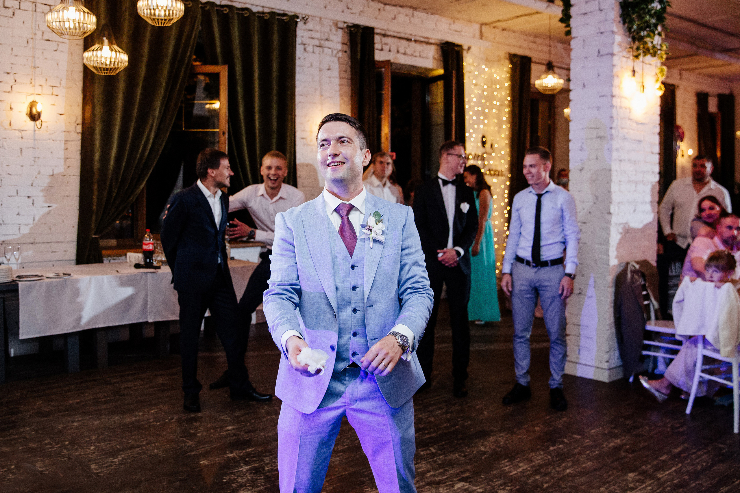 Свадебная фотосессия в Кусково. Свадебный банкет в Forest Hall Форест Холл. Свадьба в Сокольниках. Свадебный и семейный фотограф Екатерина Иванова