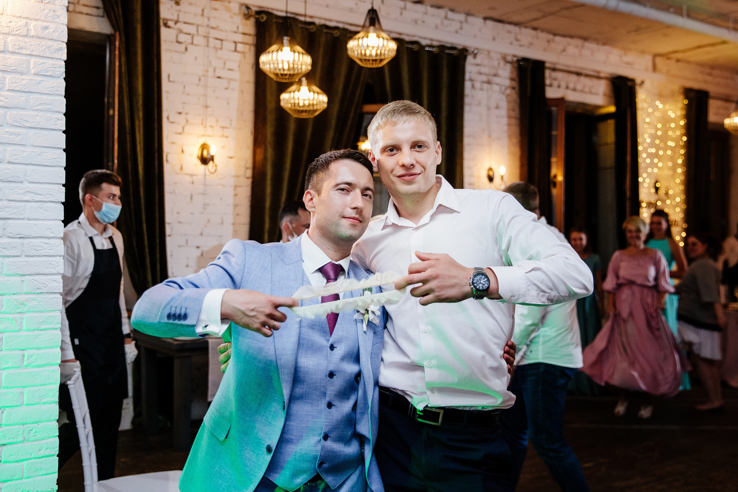 Свадебная фотосессия в Кусково. Свадебный банкет в Forest Hall Форест Холл. Свадьба в Сокольниках. Свадебный и семейный фотограф Екатерина Иванова