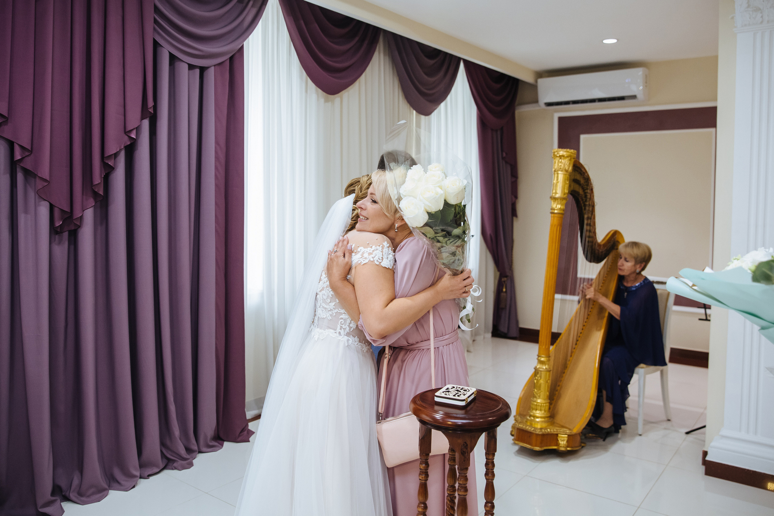 Свадебная фотосессия в Кусково. Свадебный банкет в Forest Hall Форест Холл. Свадьба в Сокольниках. Свадебный и семейный фотограф Екатерина Иванова