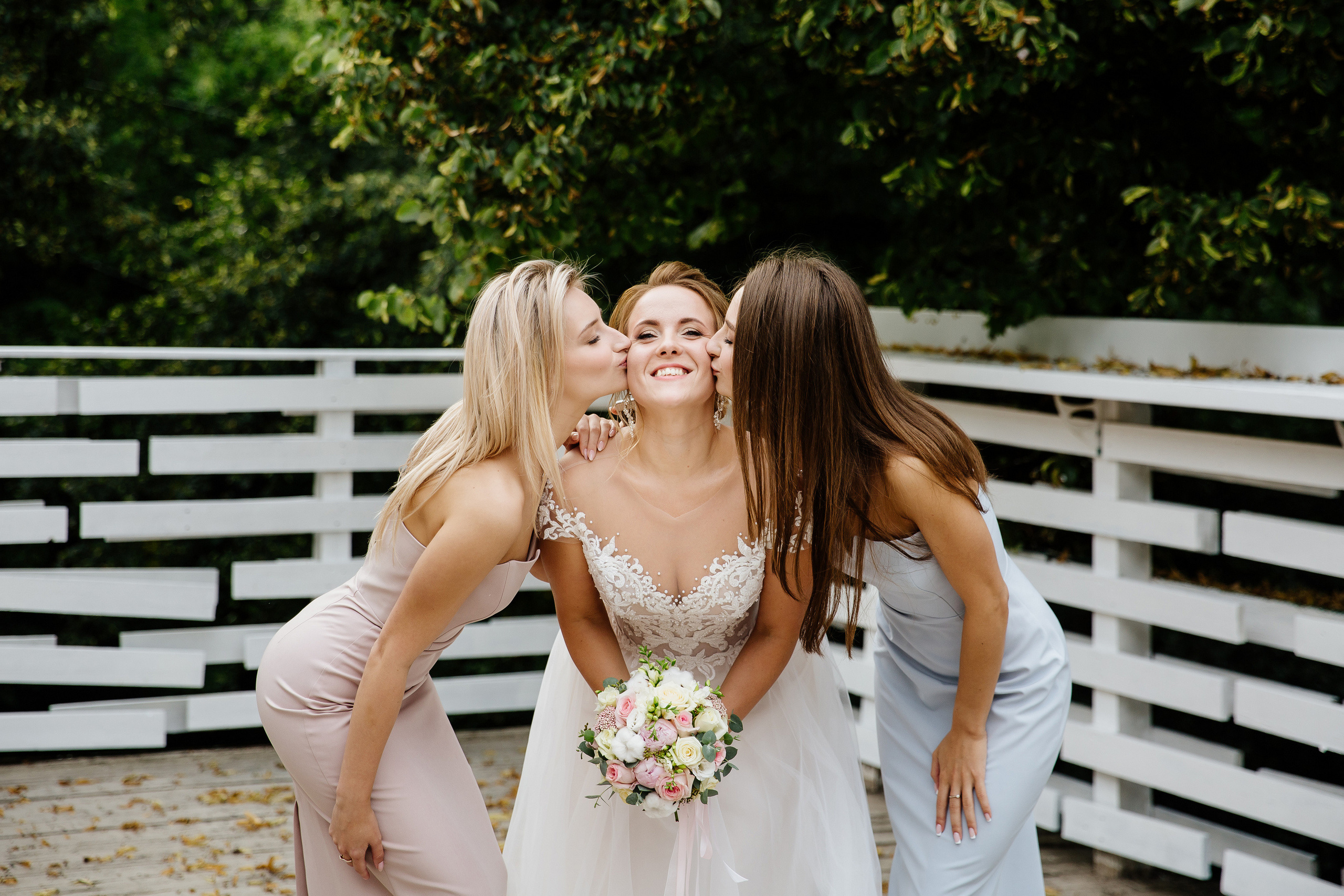 Свадебная фотосессия в Кусково. Свадебный банкет в Forest Hall Форест Холл. Свадьба в Сокольниках. Свадебный и семейный фотограф Екатерина Иванова