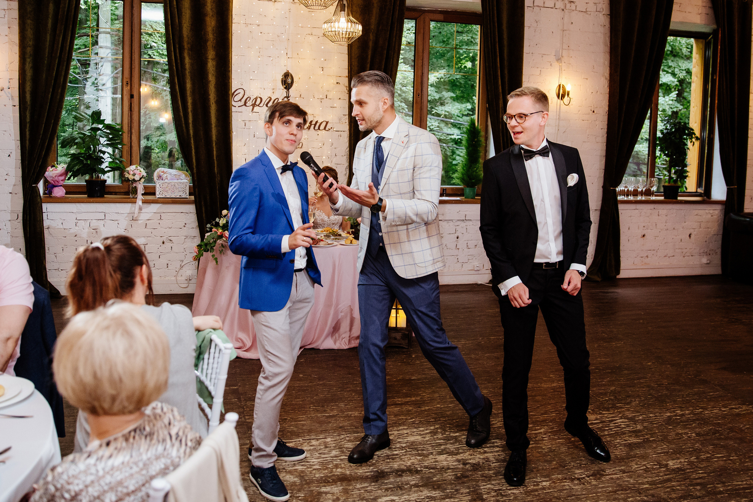 Свадебная фотосессия в Кусково. Свадебный банкет в Forest Hall Форест Холл. Свадьба в Сокольниках. Свадебный и семейный фотограф Екатерина Иванова