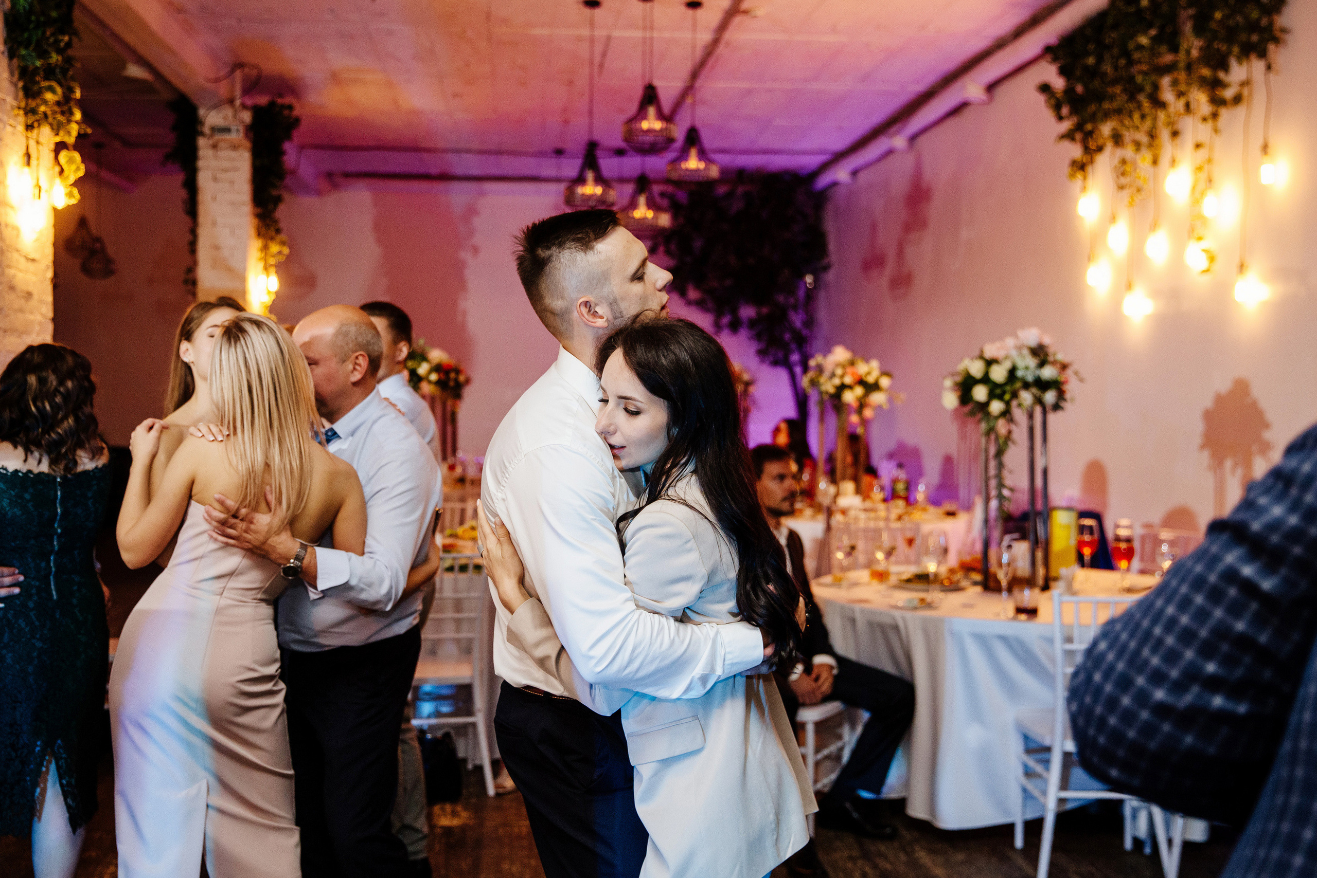 Свадебная фотосессия в Кусково. Свадебный банкет в Forest Hall Форест Холл. Свадьба в Сокольниках. Свадебный и семейный фотограф Екатерина Иванова