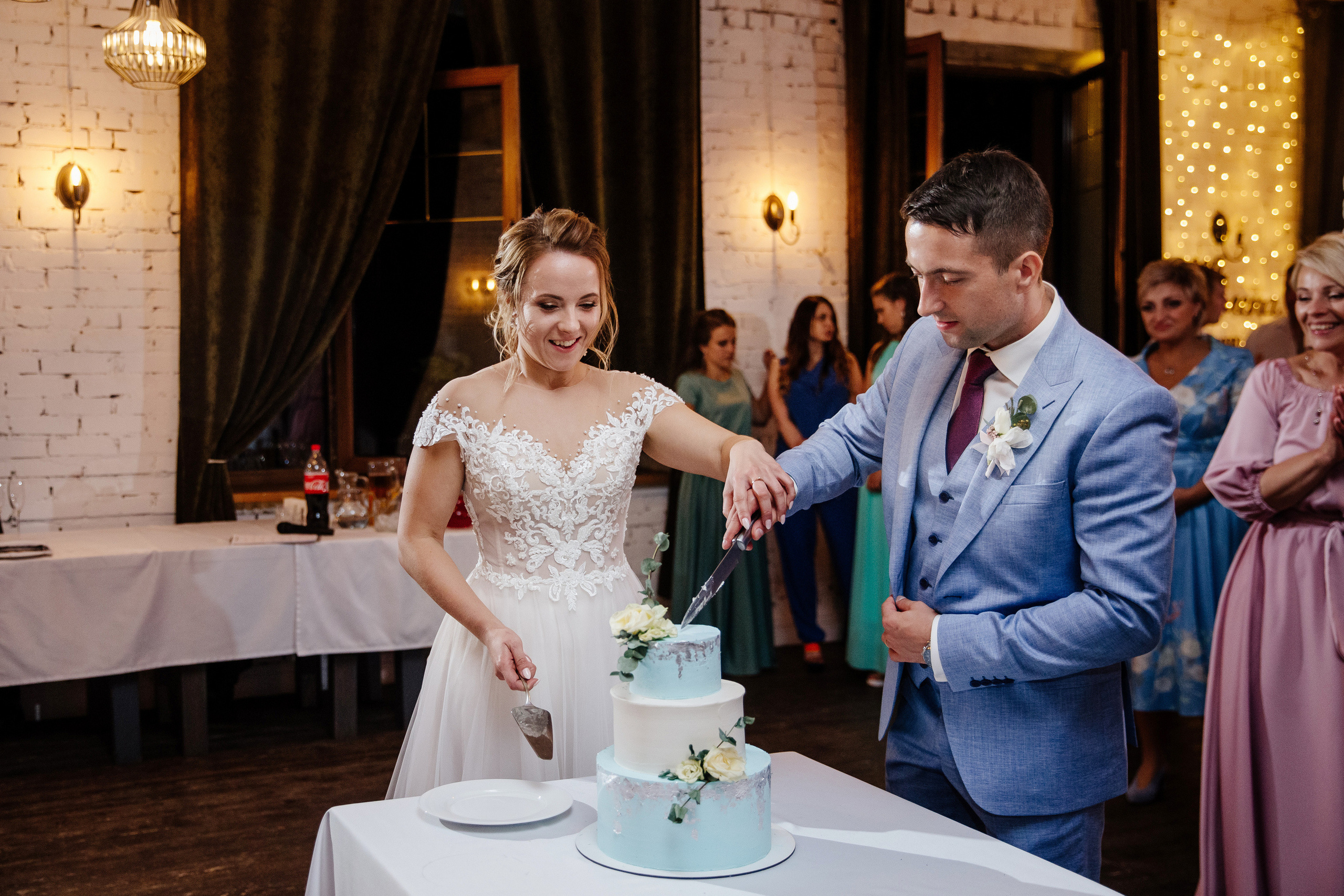 Свадебная фотосессия в Кусково. Свадебный банкет в Forest Hall Форест Холл. Свадьба в Сокольниках. Свадебный и семейный фотограф Екатерина Иванова