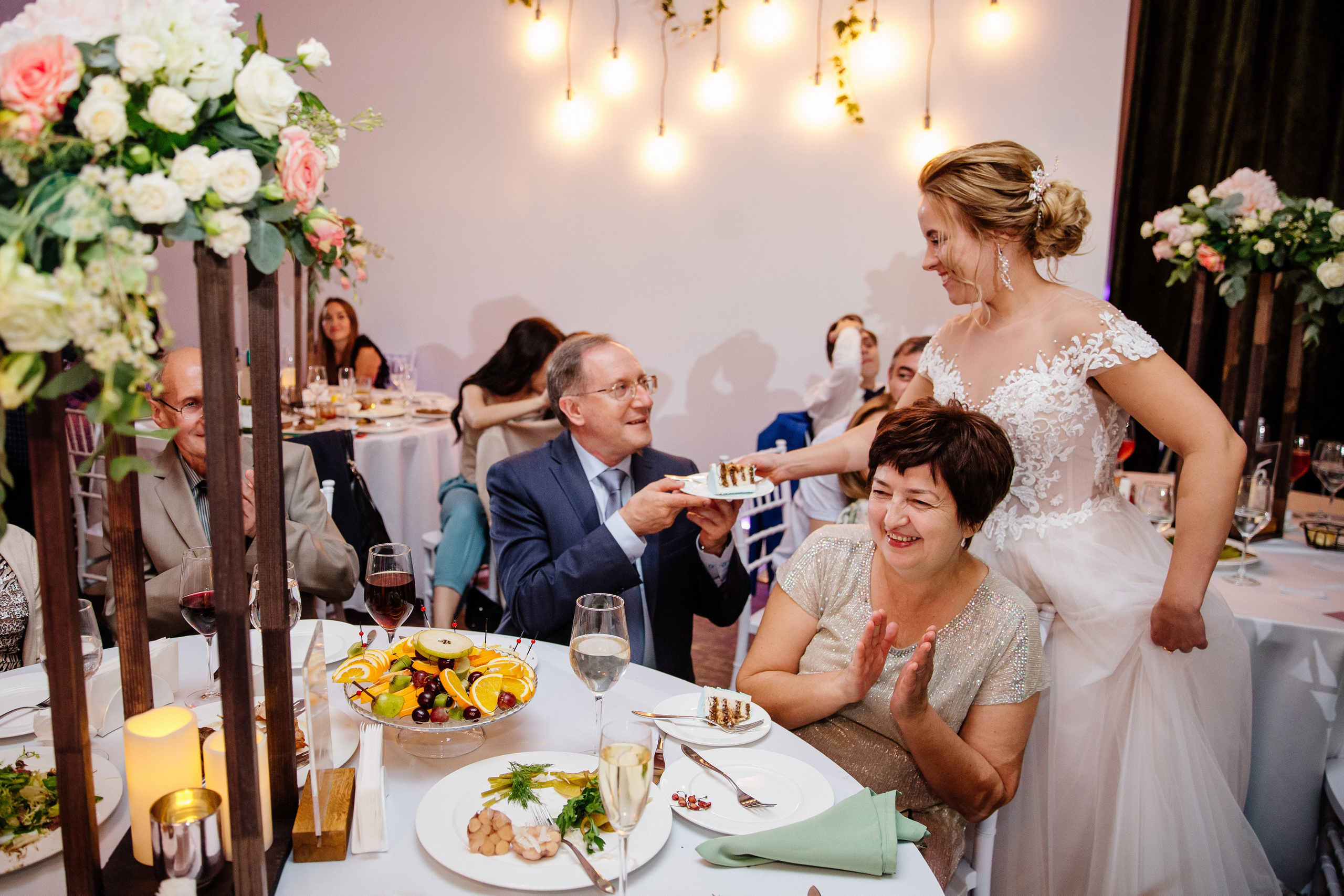 Свадебная фотосессия в Кусково. Свадебный банкет в Forest Hall Форест Холл. Свадьба в Сокольниках. Свадебный и семейный фотограф Екатерина Иванова