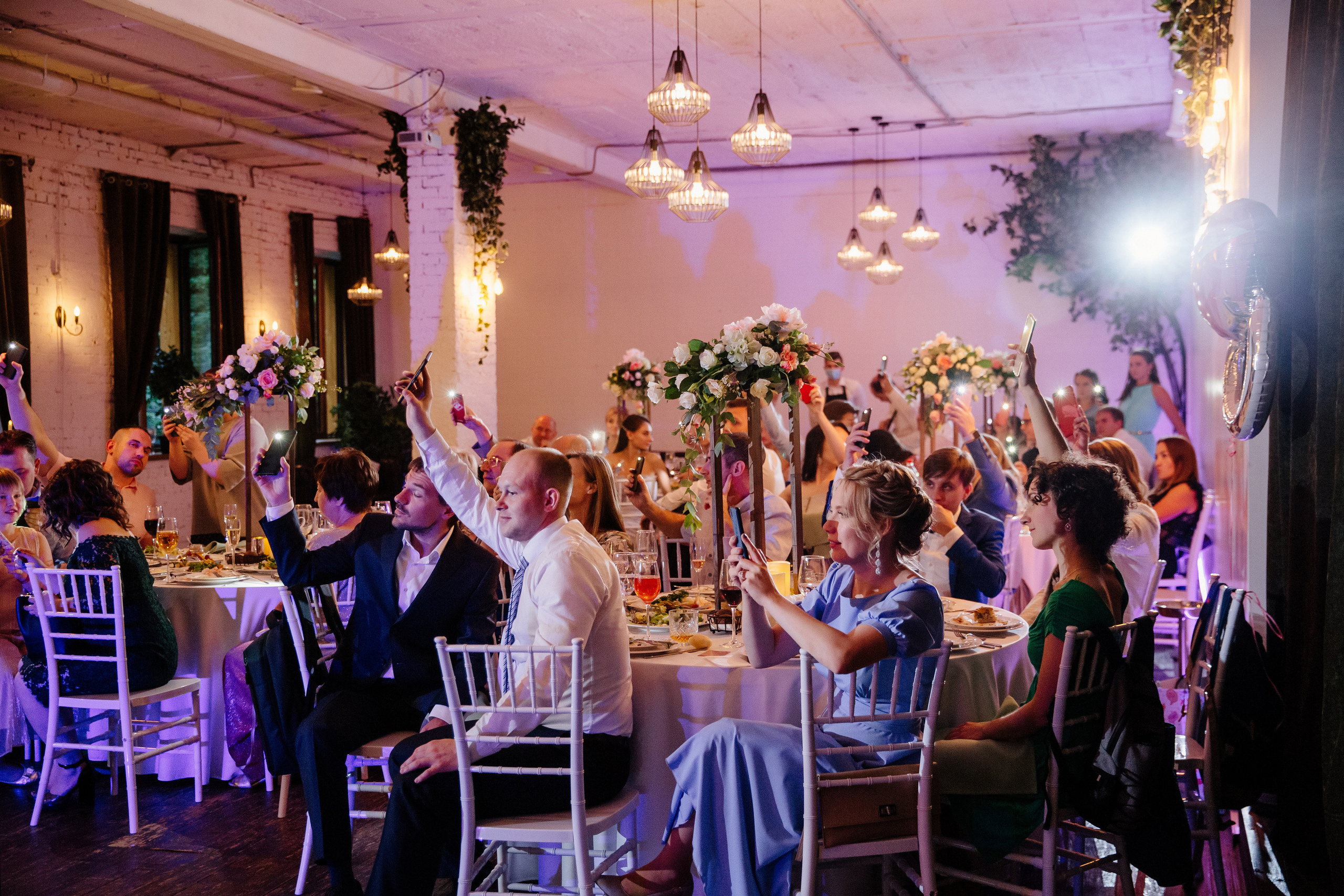 Свадебная фотосессия в Кусково. Свадебный банкет в Forest Hall Форест Холл. Свадьба в Сокольниках. Свадебный и семейный фотограф Екатерина Иванова