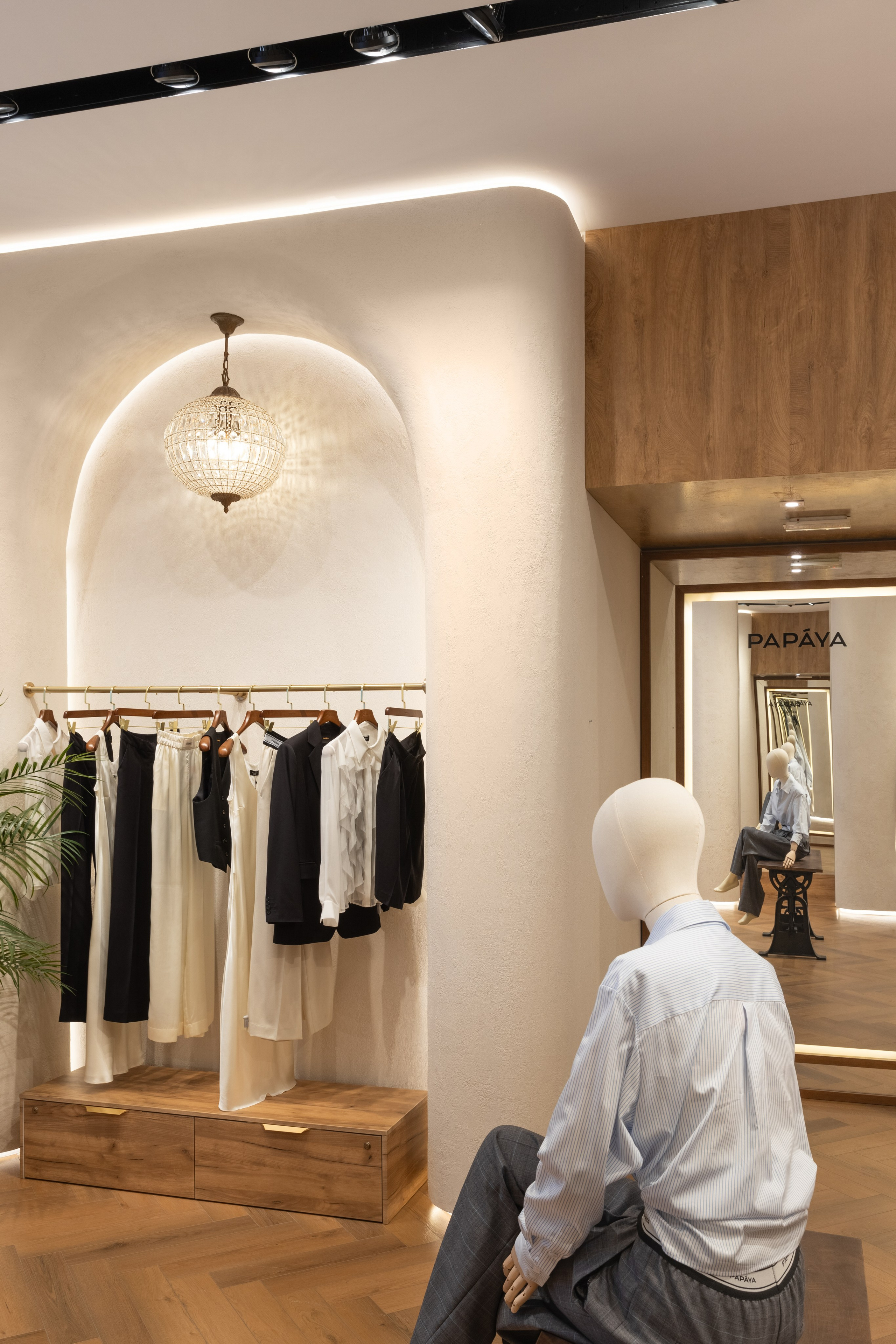 Флагманский магазин одежды, бренд PAPAYA ТЦ Сити, г. Краснодар