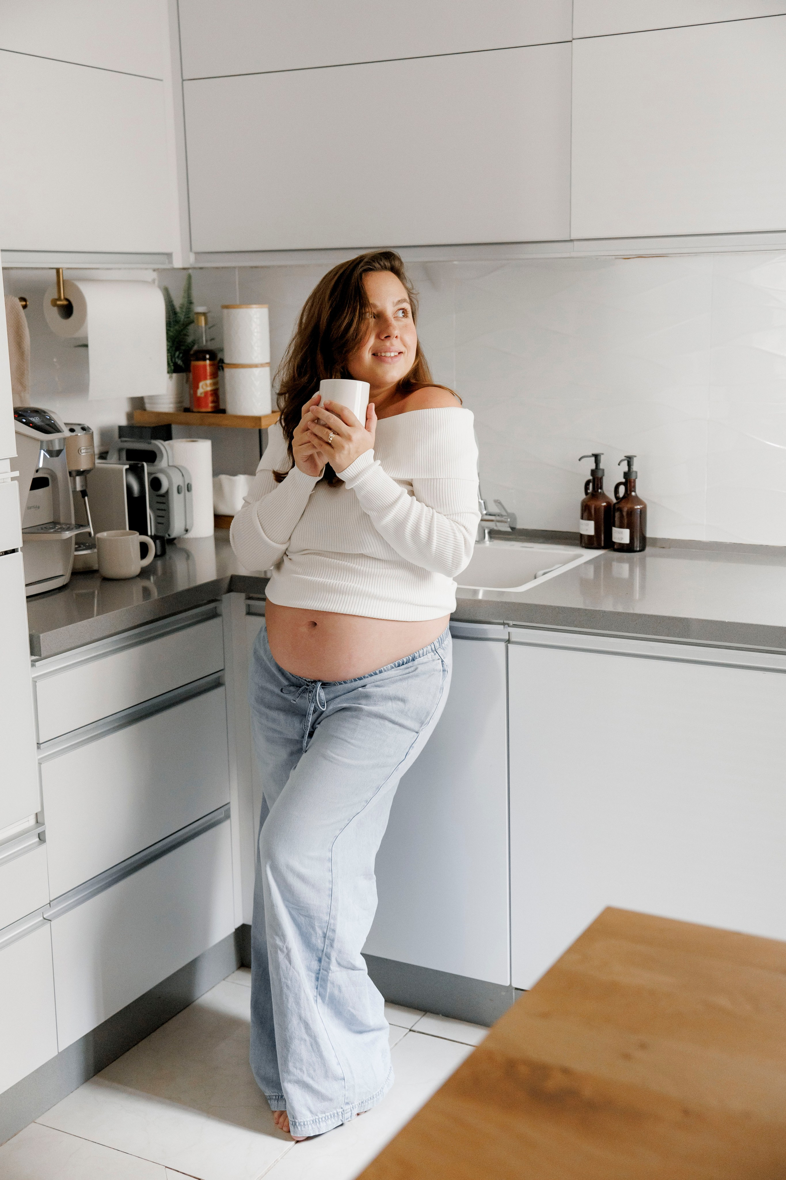 Pregnancy & Family photoshoot at home. Wedding and family photographer