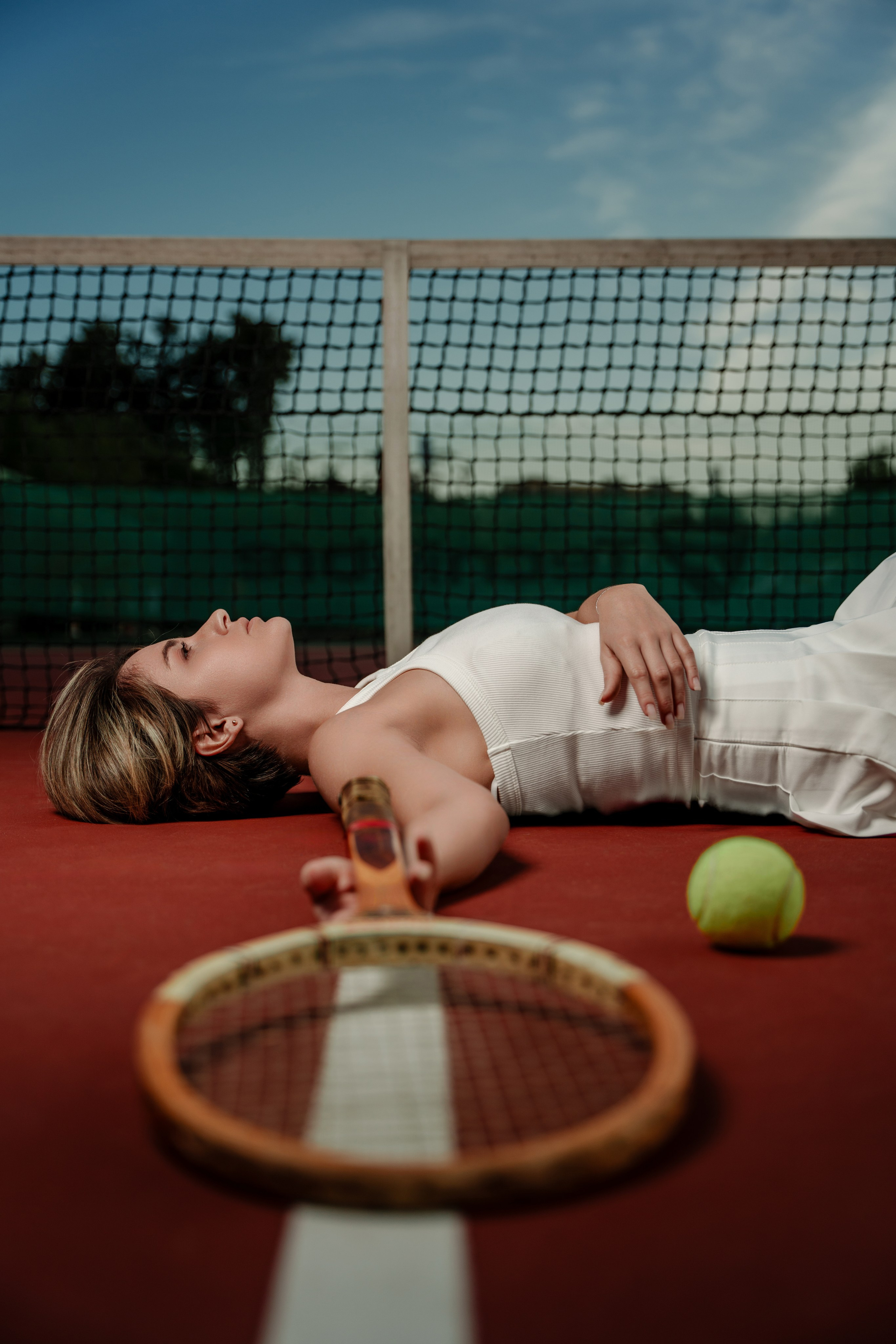 Фотосессия на тенисном корте для девушки. Репортажный фотограф Москва Сергей Дружинин