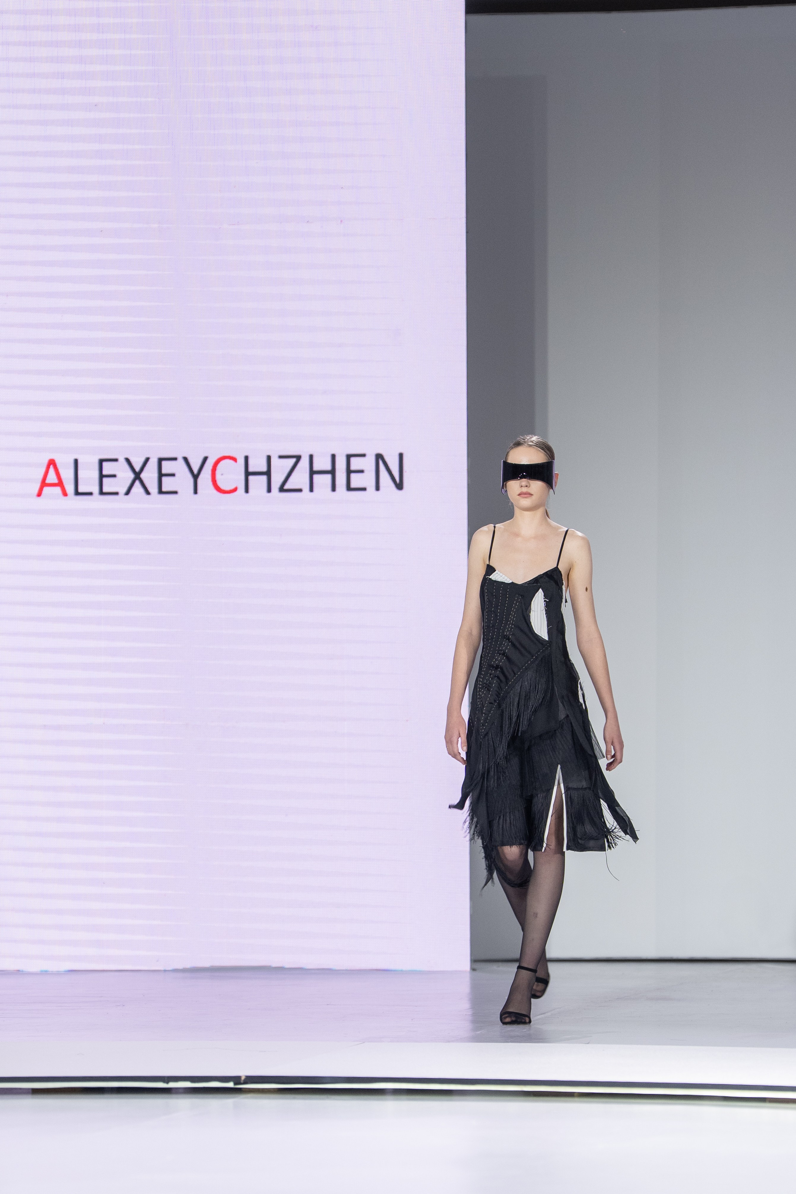 Дизайнер Alexey Czhen. Сайт Алматинского НЮ АРТ, будуар и фэшн фотографа Дениса Карпенко