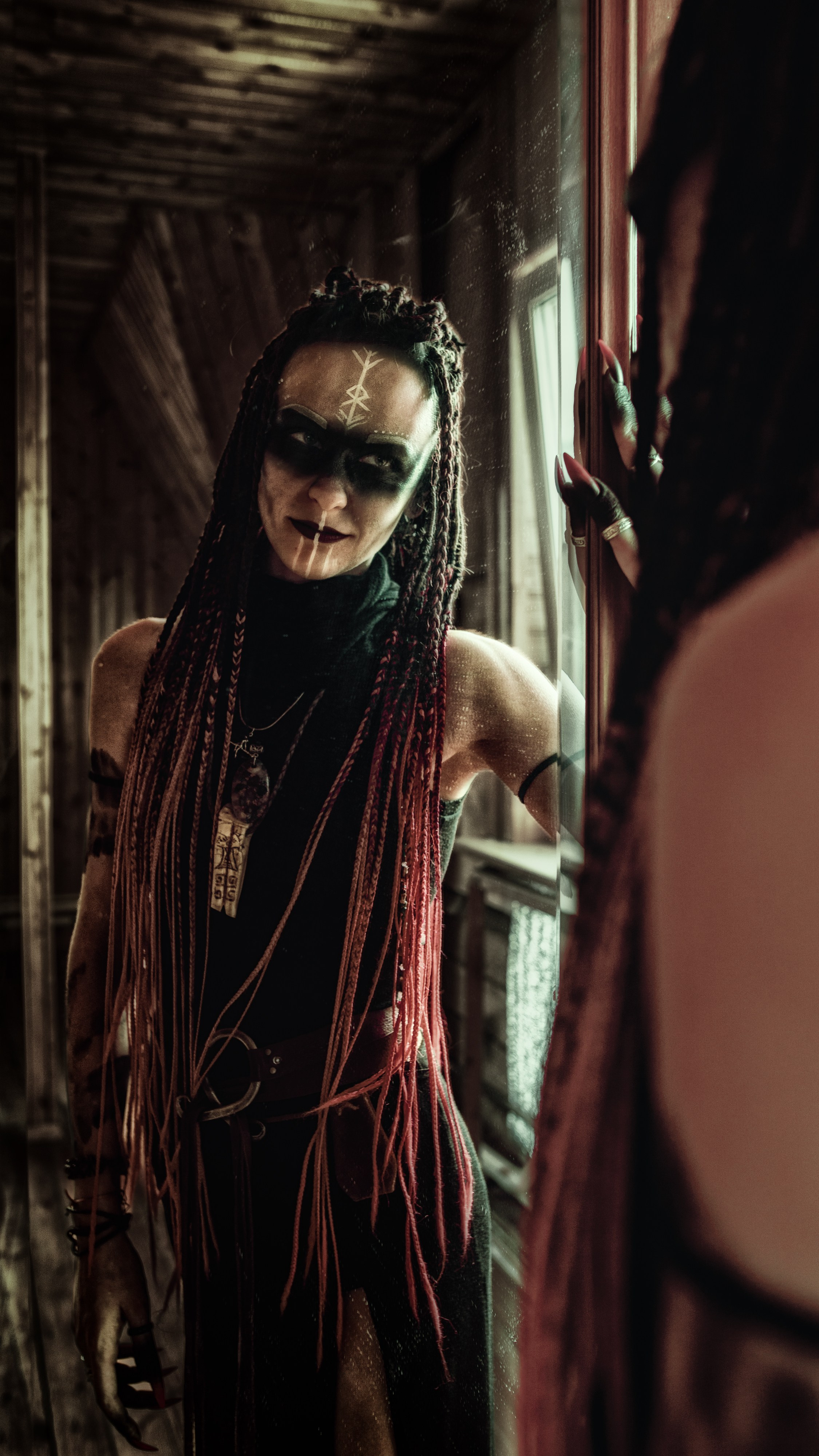 Ведьмина роща — это ТФП фотопроект с непрофессиональной, но очень красивой моделью, Мариной. Фотограф портретист в Троицке и Москве Иван Парусиди