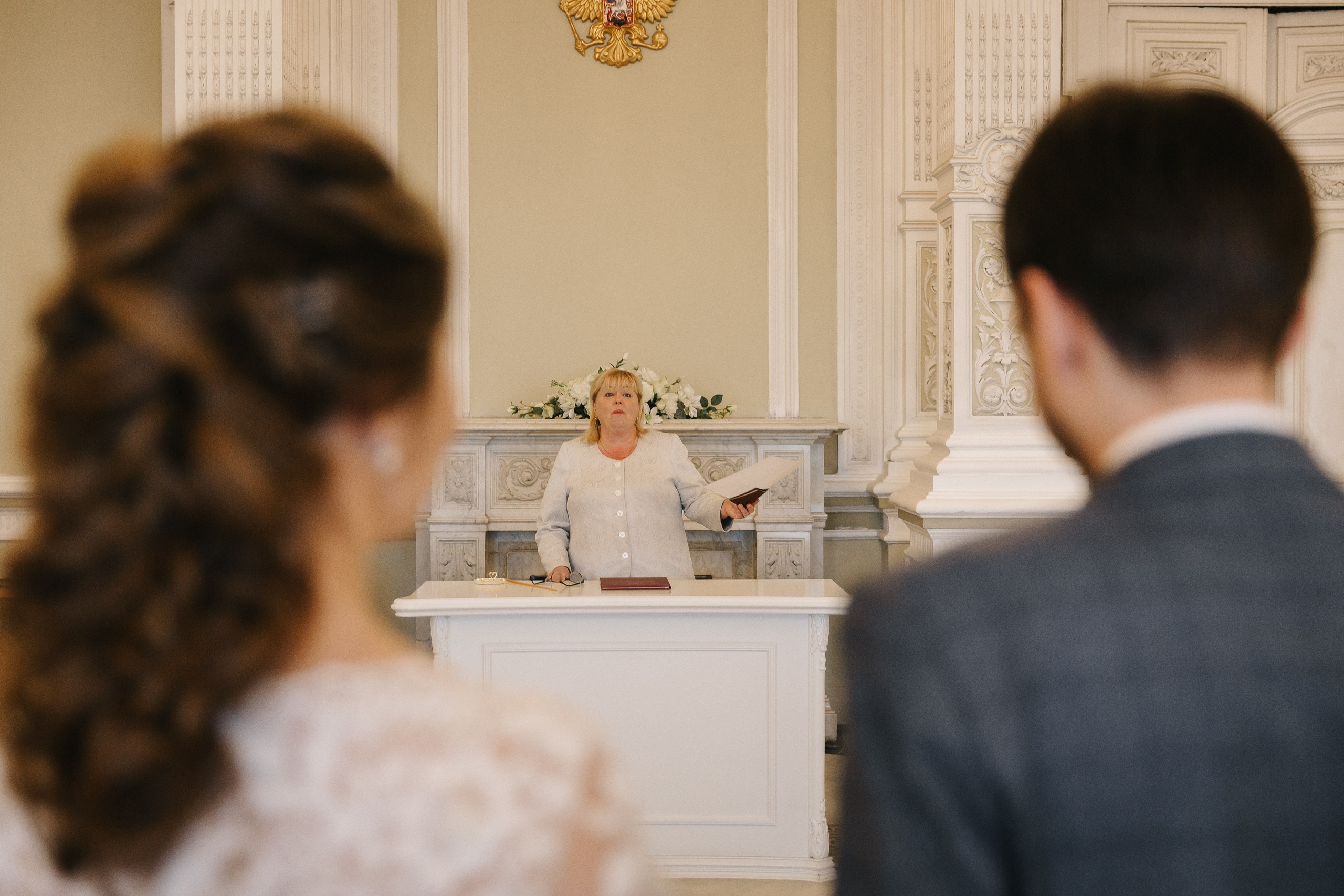 МАЙ | Дворец № 1, Атланты, Эрмитажный дворик. Свадебный фотограф в Санкт-Петербурге Полина Корзухина