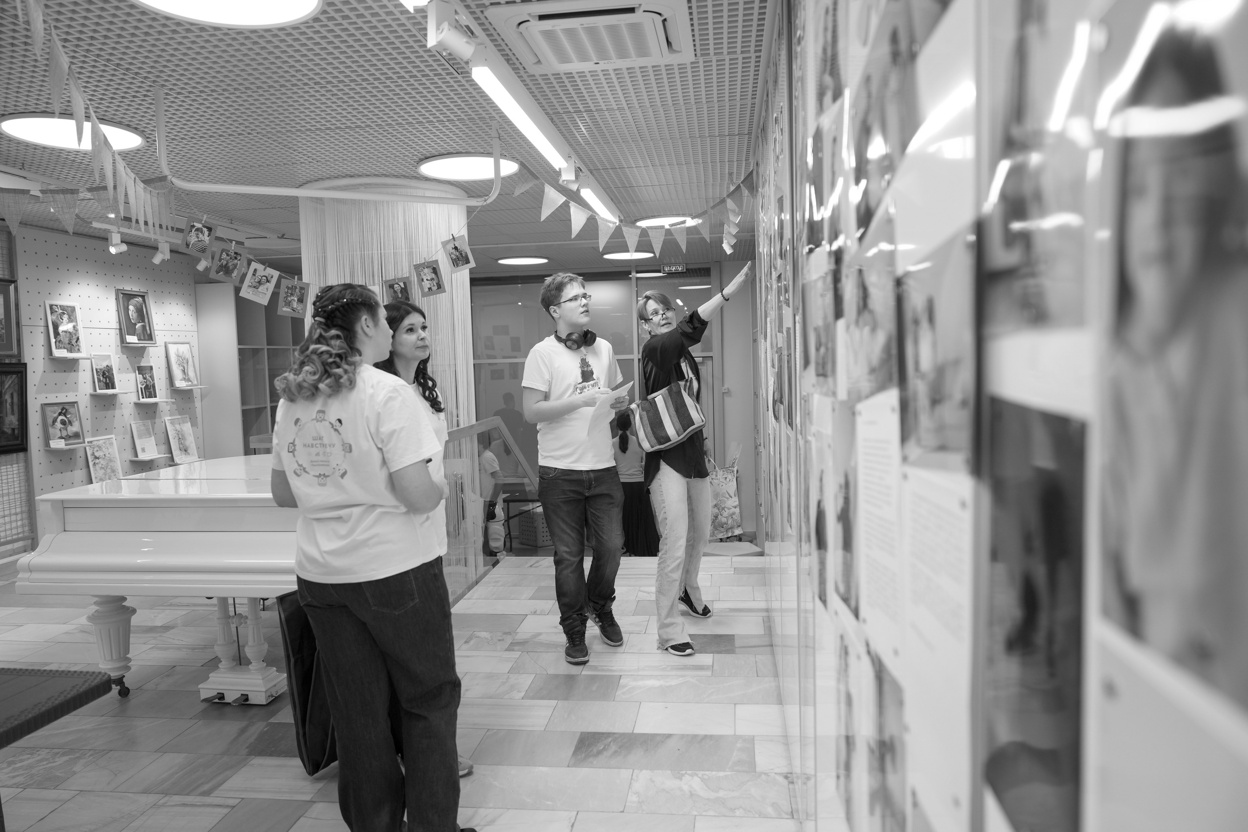 Репортаж выставки и концерта ко дню информирования об аутизме. Детский, семейный фотограф: newborn, беременность, годовасие, репортаж. Москва