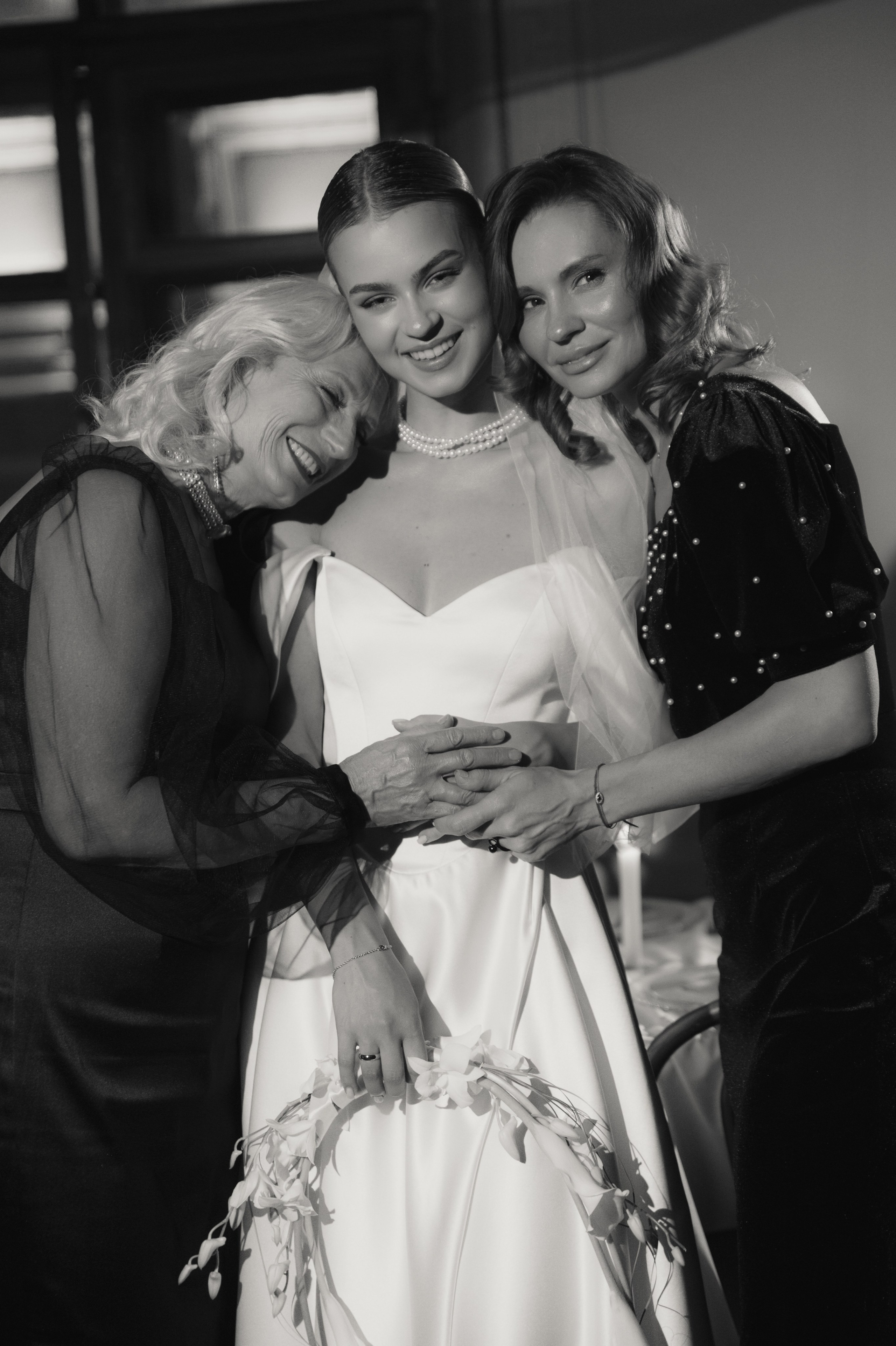 Камерный свадебный ужин при свечах в старинном особняке в фотостудии 21. Kult. Ярослава Ерина — свадебный фотограф в Москве