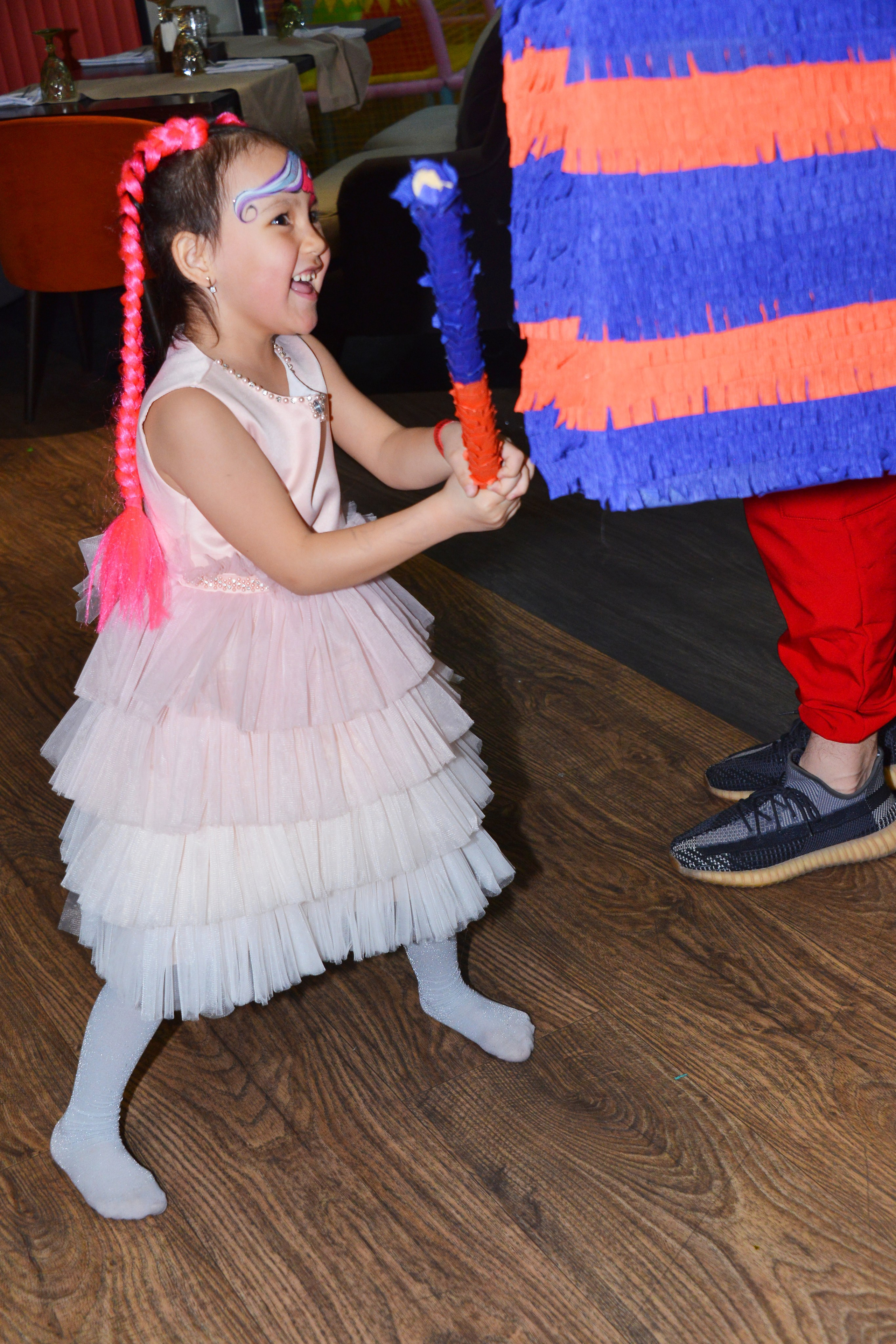 Дети-6 (Айлин-8 лет). Фотосъёмка. Фотограф Сергей Авдеев-семейный и детский фотограф в Алматы